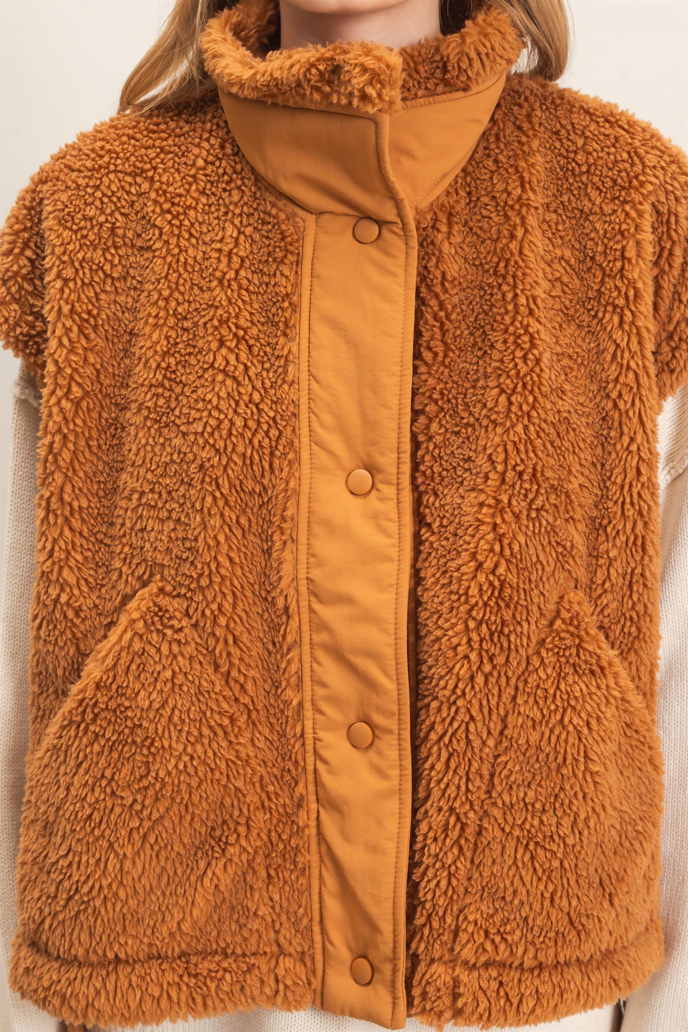 Wholesale Sherpa Vest With Snap Closure Outerwear HF26F131-D CAMEL HYFVE