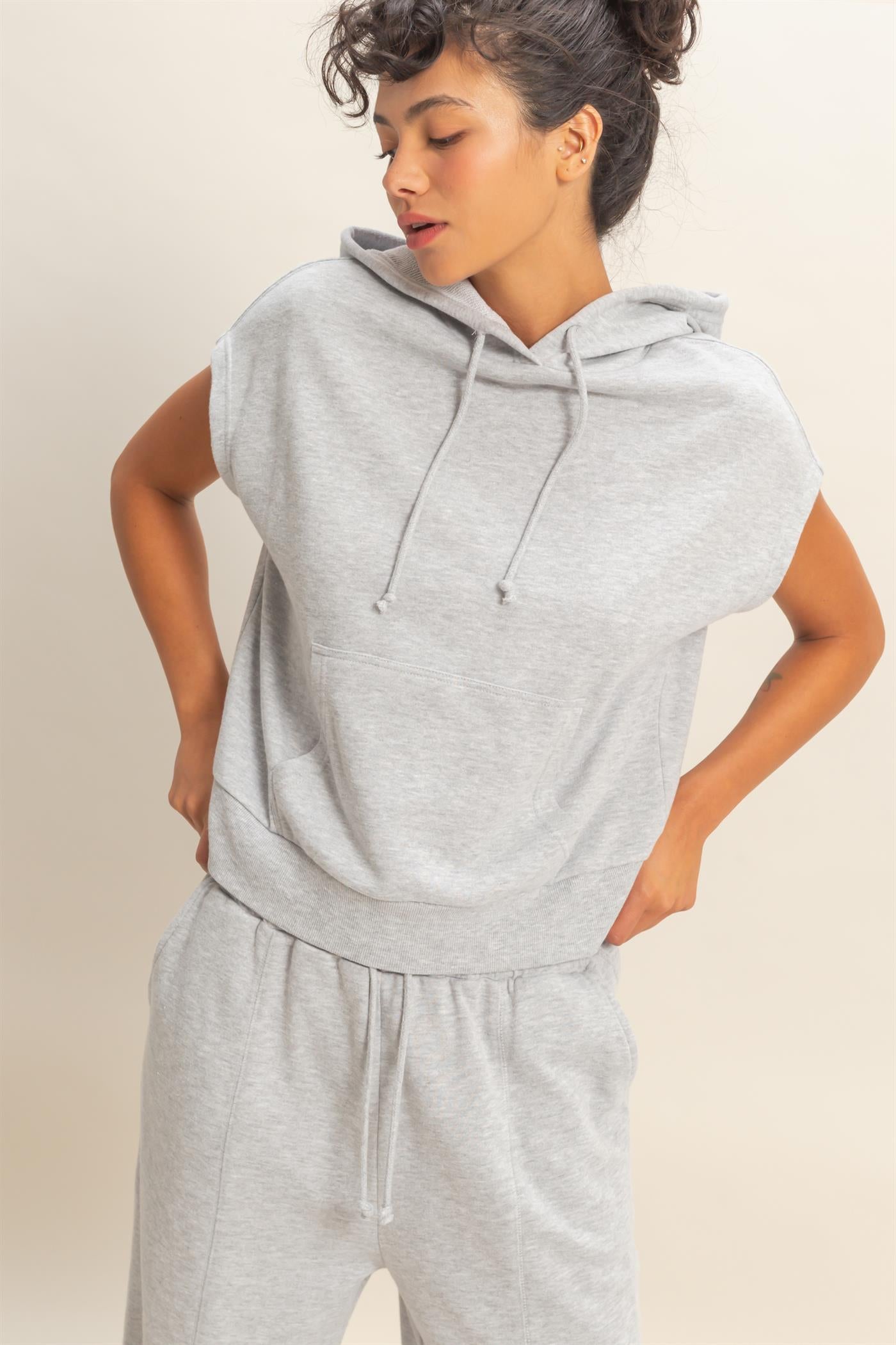 Wholesale Acid Washed Sleeveless Hooded Kangaroo Pocket Top Hoodies DZ26A411 HEATHER GRAY DOUBLE ZERO