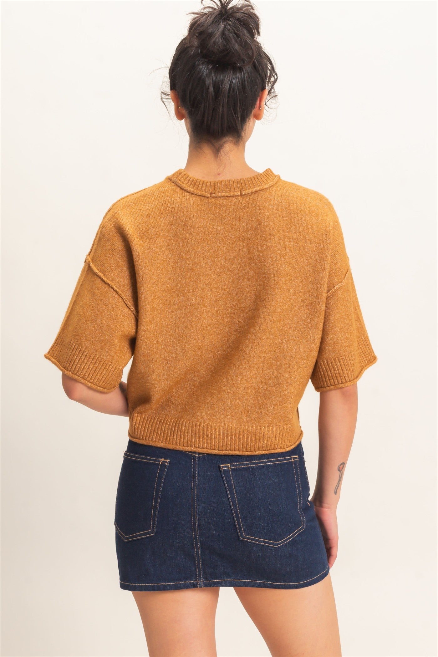 Wholesale Seam Detail Short Sleeve Knit Top Clothing Tops DZ26A827 CAMEL DOUBLE ZERO