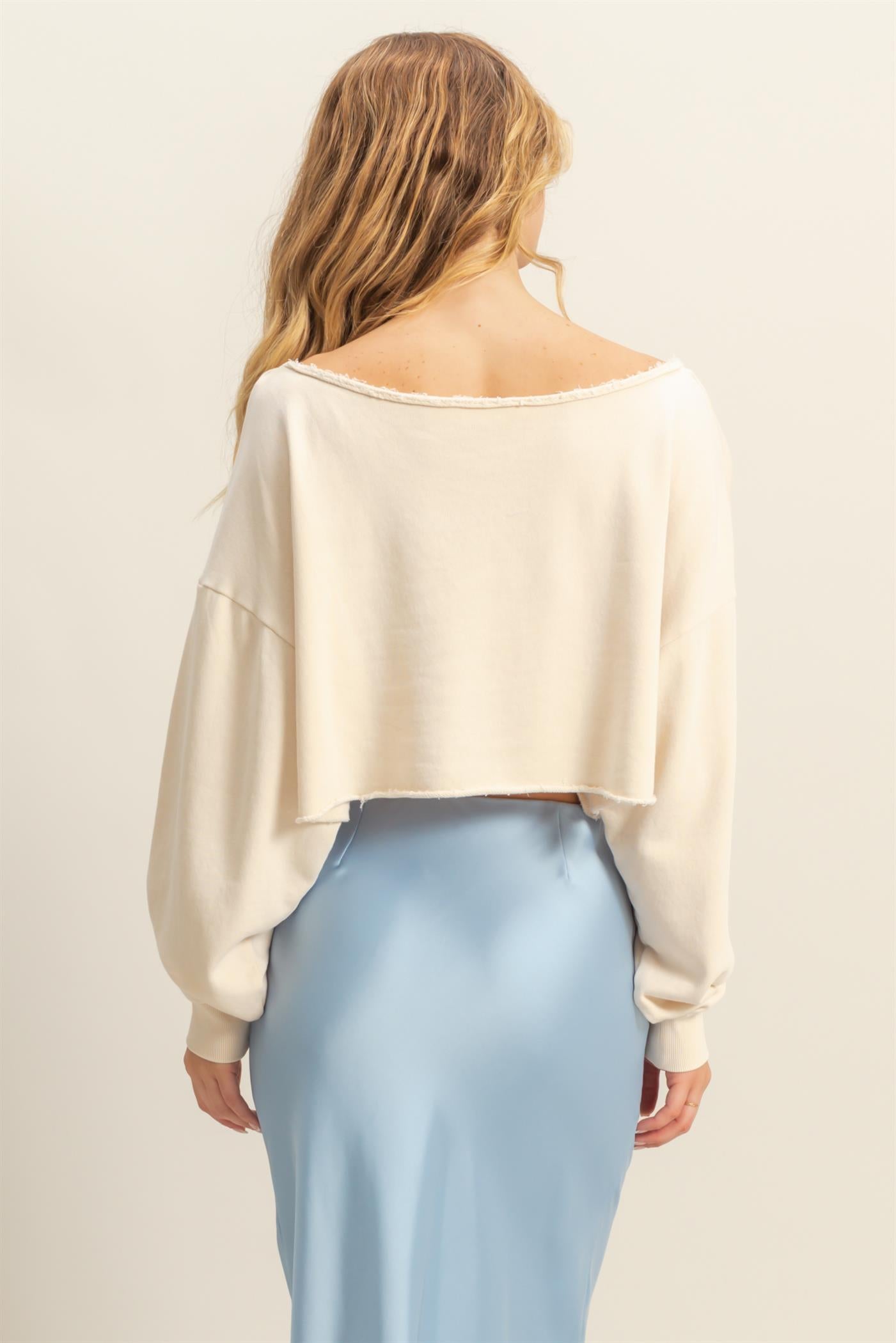 Wholesale Frayed Detail Long Sleeve Crop Top Sweatshirts DZ25A776 ALPACA DOUBLE ZERO