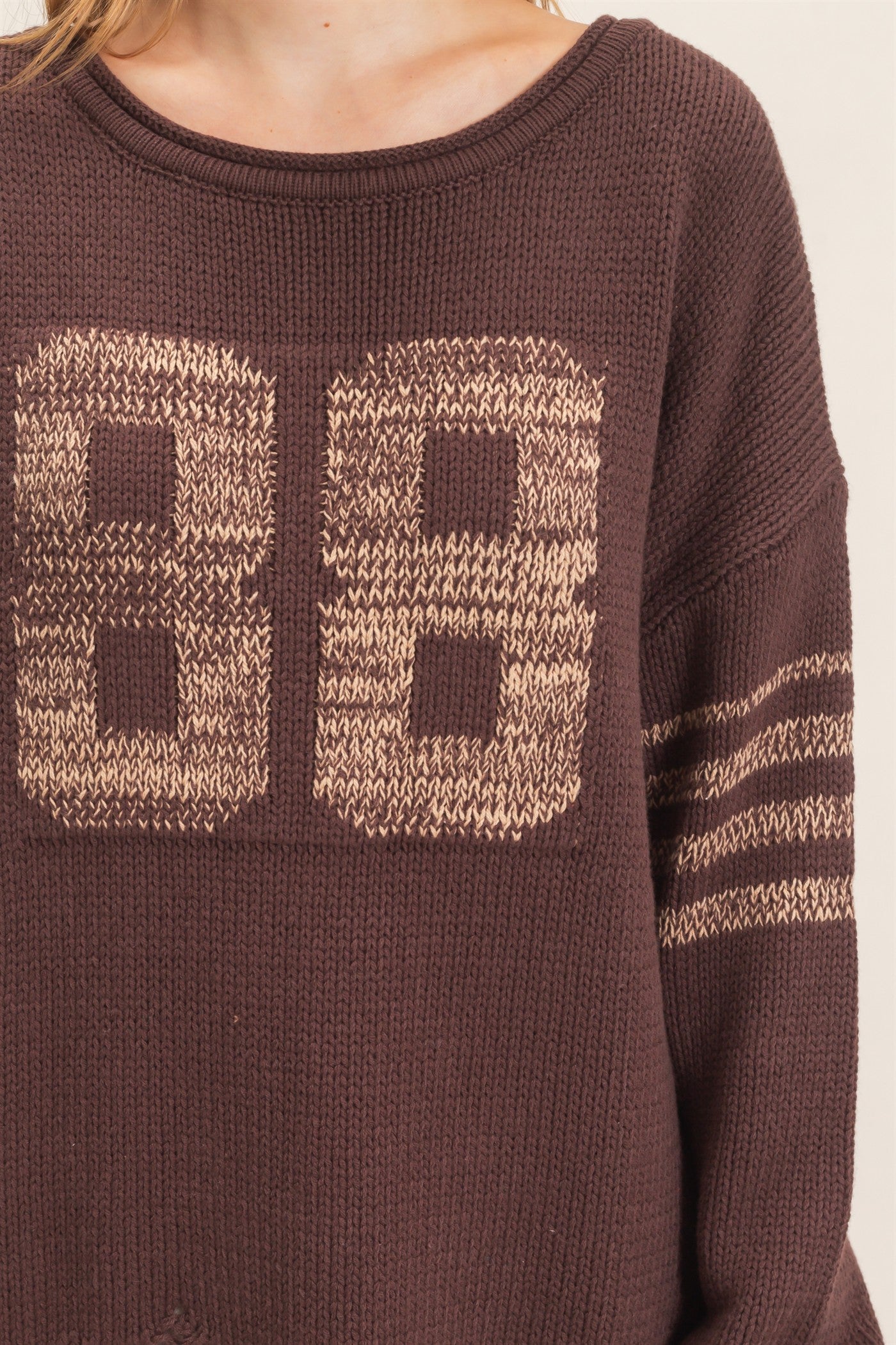 Wholesale Oversized Number Knit Sweater Sweaters HF26E687 DARK BROWN HYFVE