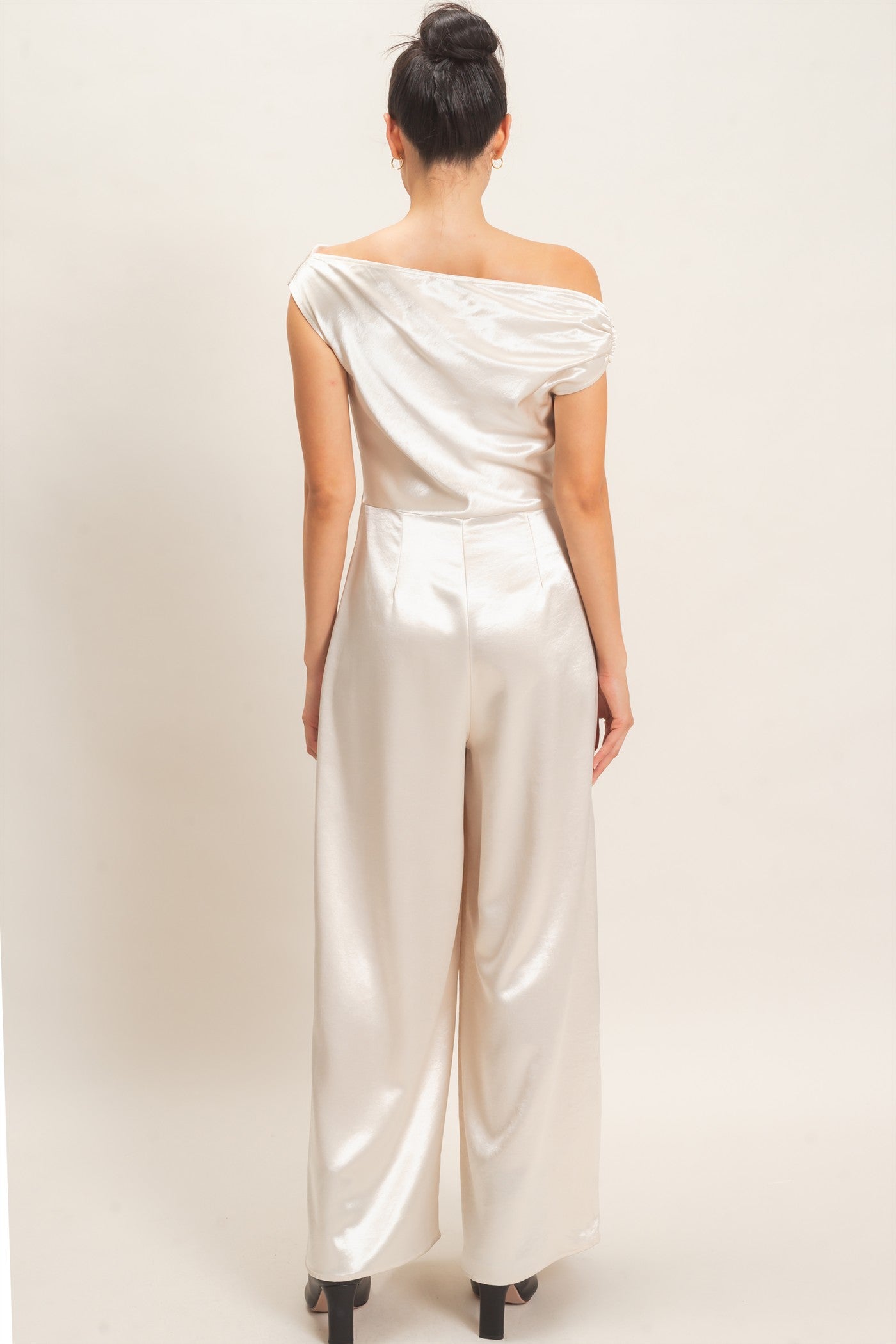 Wholesale Asymmetrical Cowl Neck Wide Leg Jumpsuit Clothing HF26F009 PEARL HYFVE