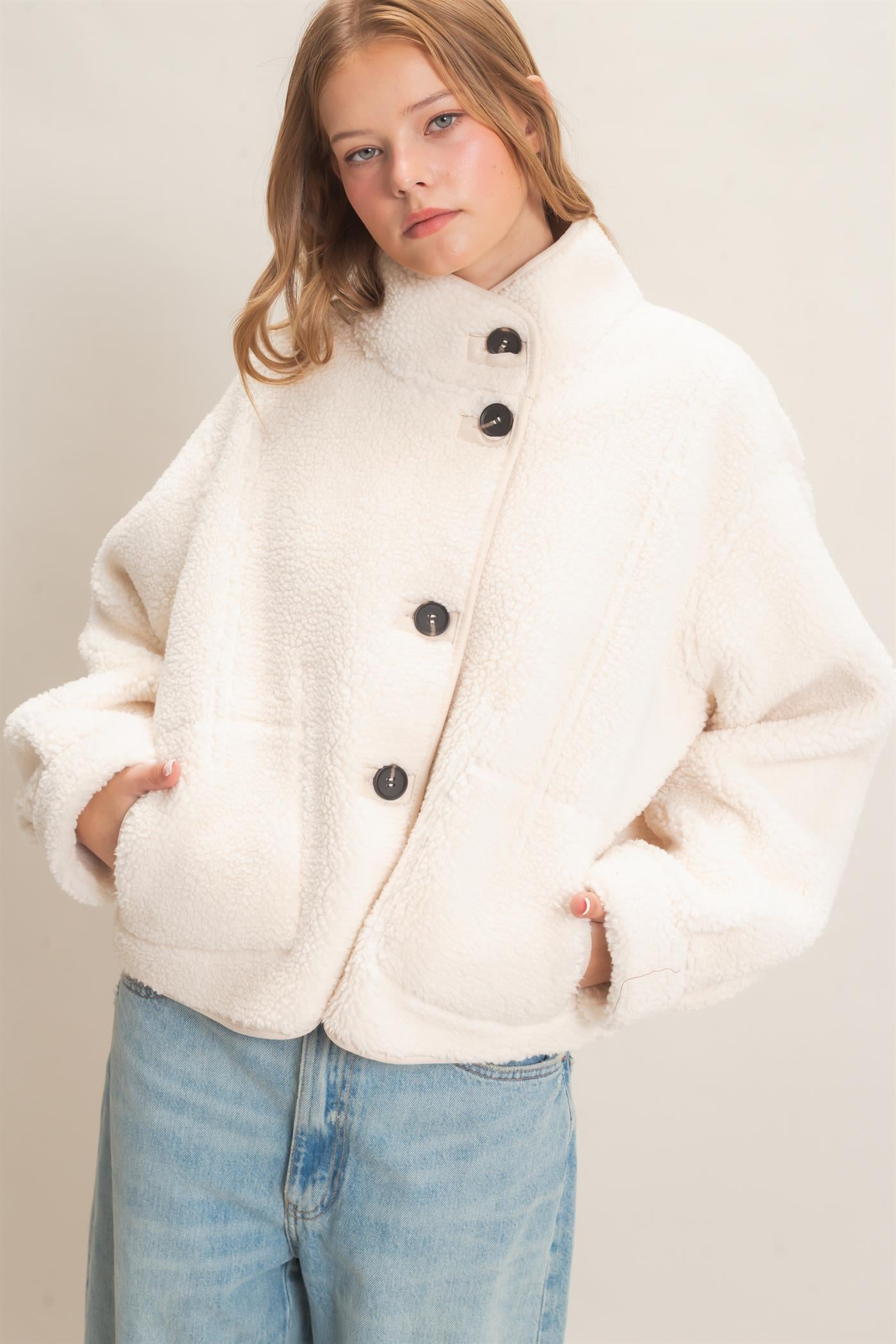 Wholesale Reversible Faux Suede & Sherpa Jacket Coats & Jackets HF26E718 IVORY HYFVE