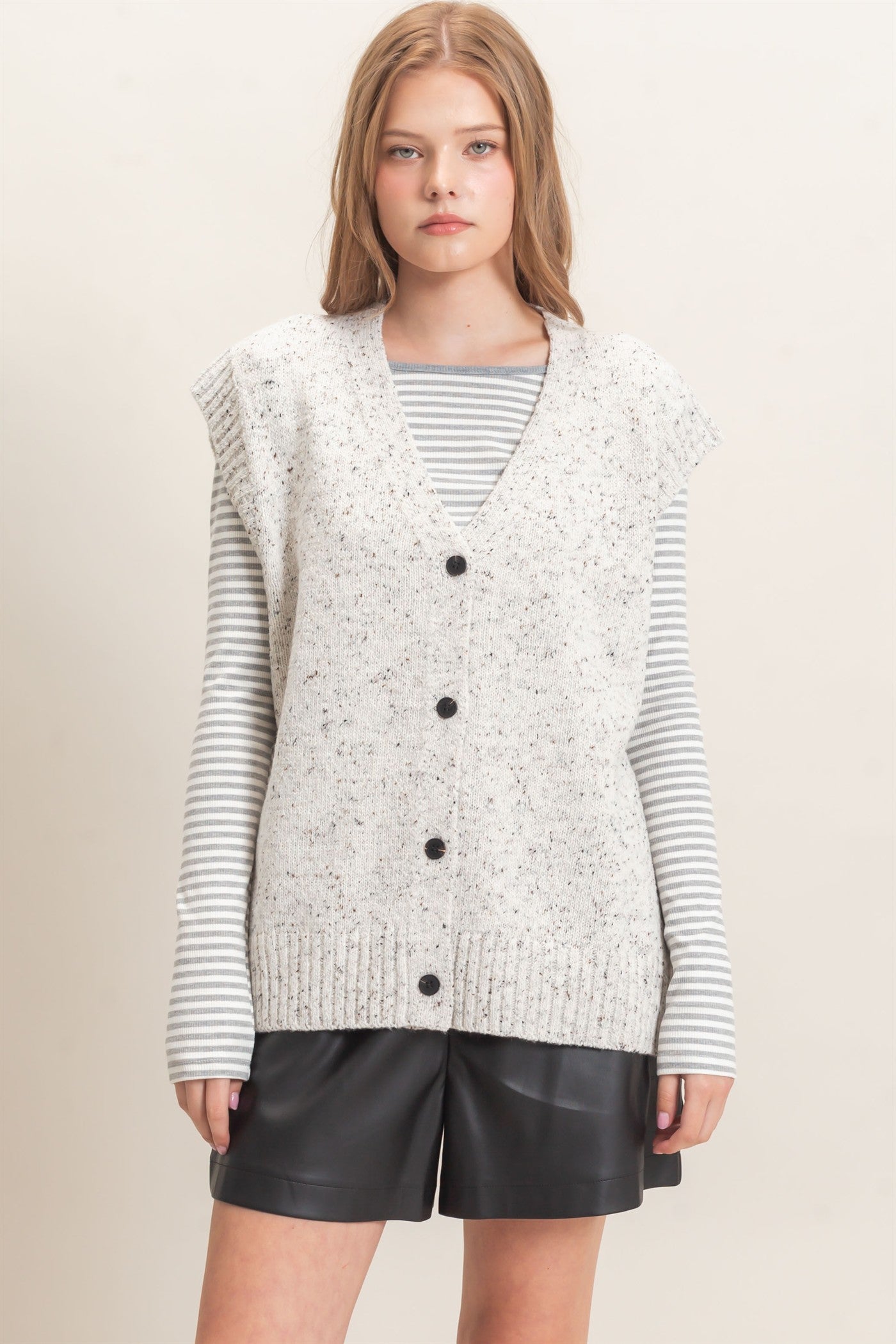 Wholesale V-Neck Knit Vest Sweaters HF26E484 OATMEAL HYFVE