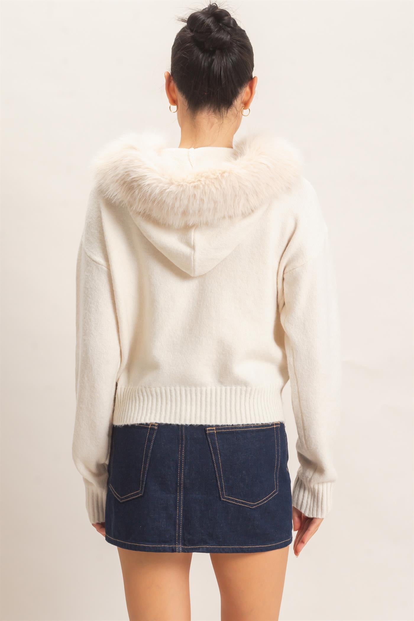 Wholesale Detachable Faux Fur Trim Zip-Up Hoodie Cardigans HF26F173 ECRU HYFVE