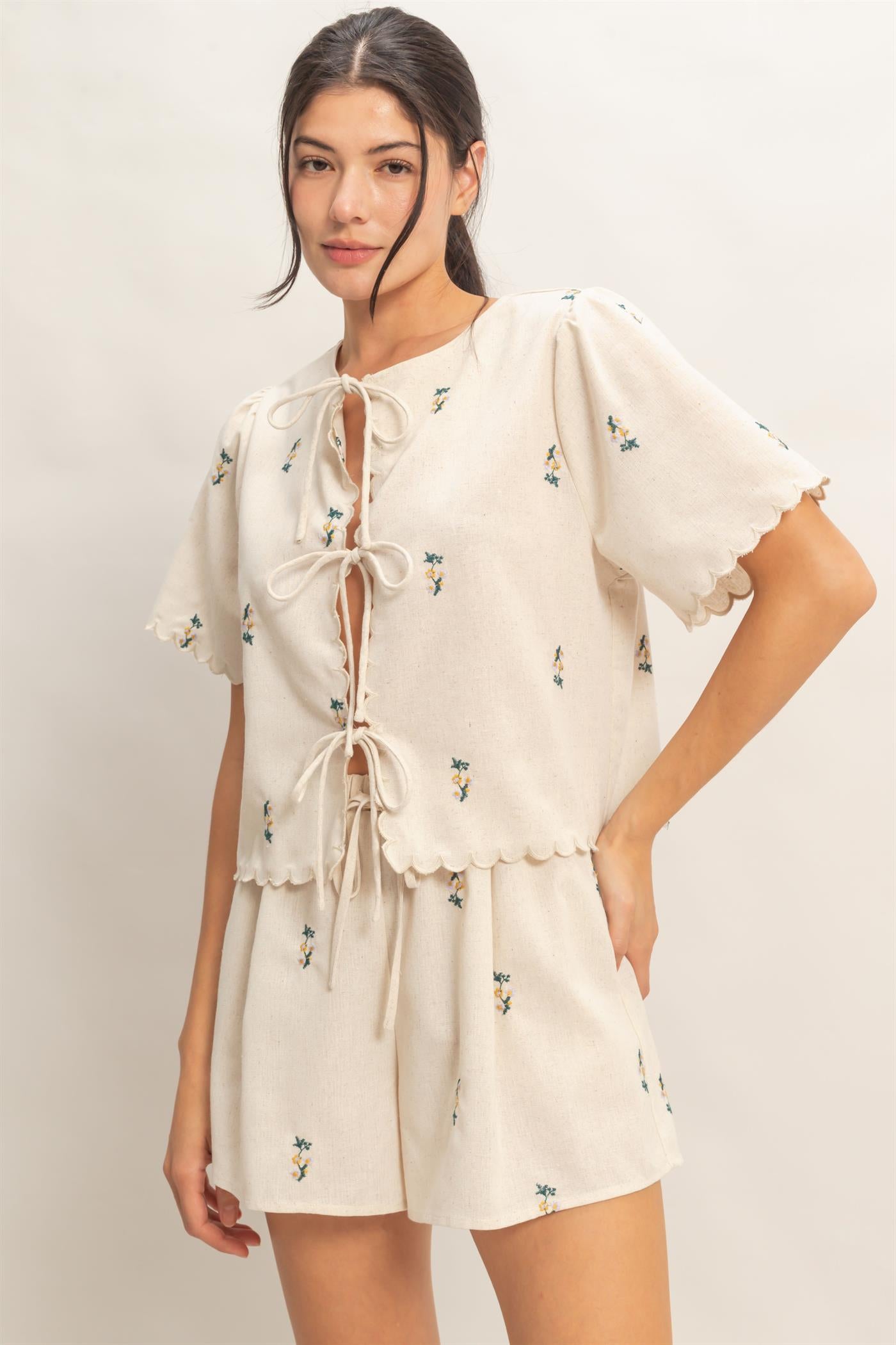 Wholesale Tie Front Scallop Hem Top Clothing Tops HF26A861 OATMEAL/GREEN COMBO HYFVE