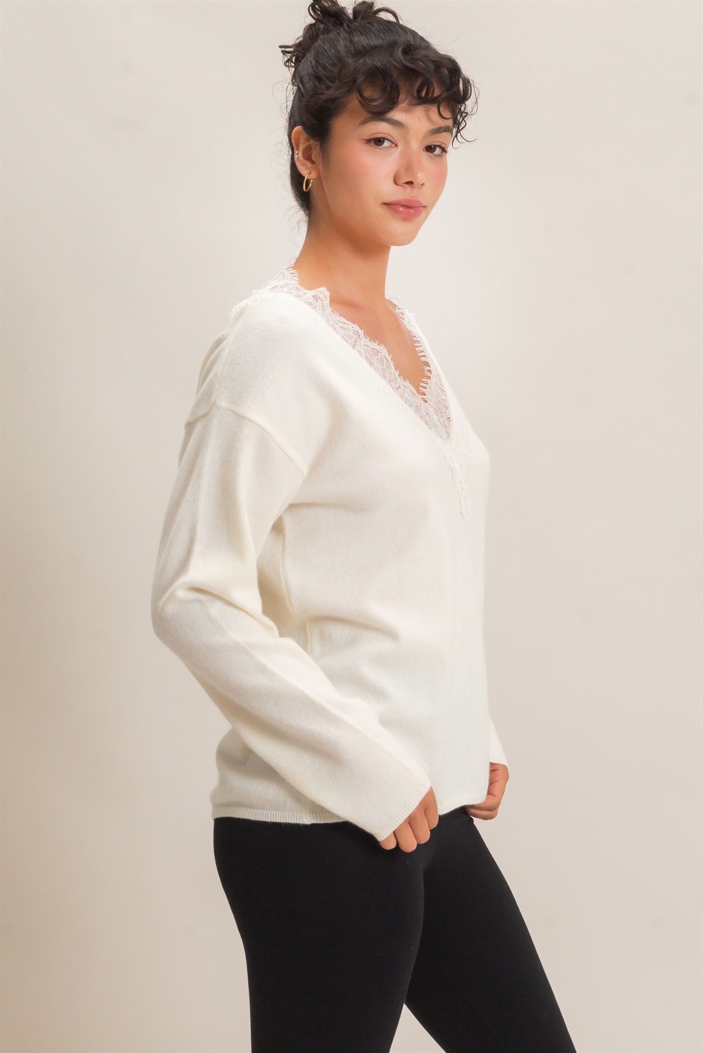 Wholesale Lace Trim V-Neck Sweater Sweaters DZ26E327 CREAM DOUBLE ZERO