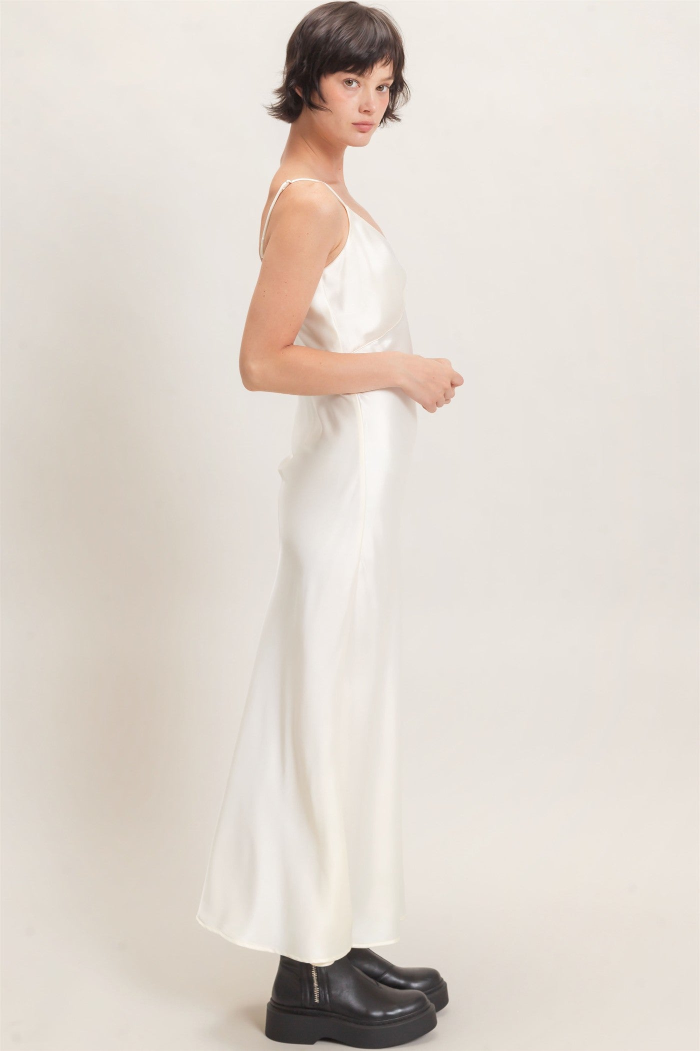 Wholesale Satin Slip Dress With Spaghetti Straps Dresses DZ26E380 CREAM DOUBLE ZERO