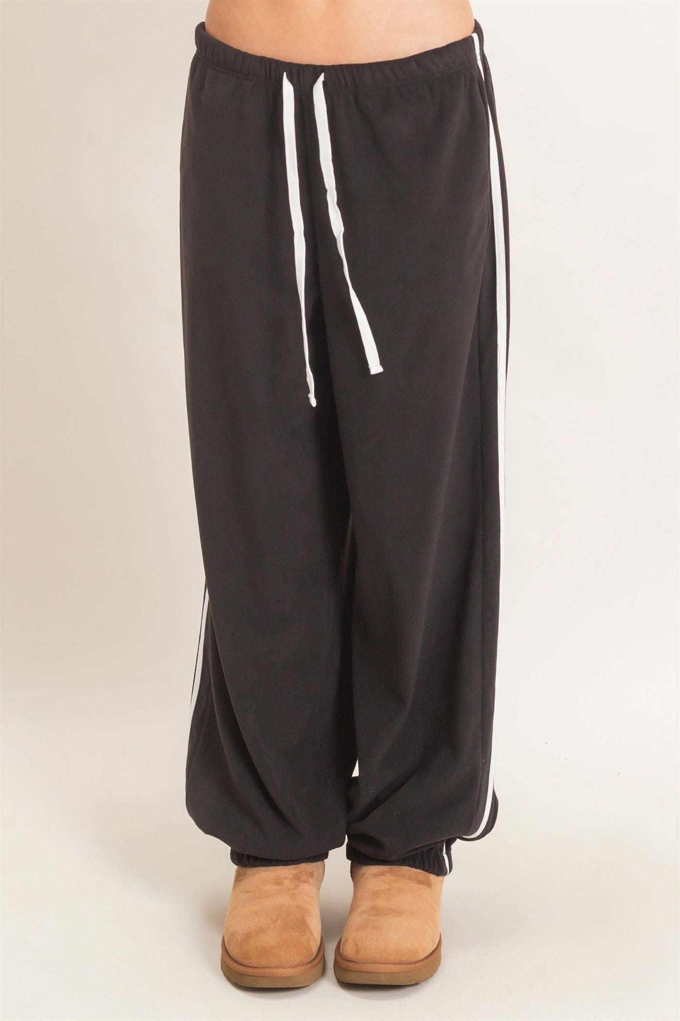 Wholesale Drawstring Waist Jogger Pants Joggers HF26E424-D BLACK HYFVE