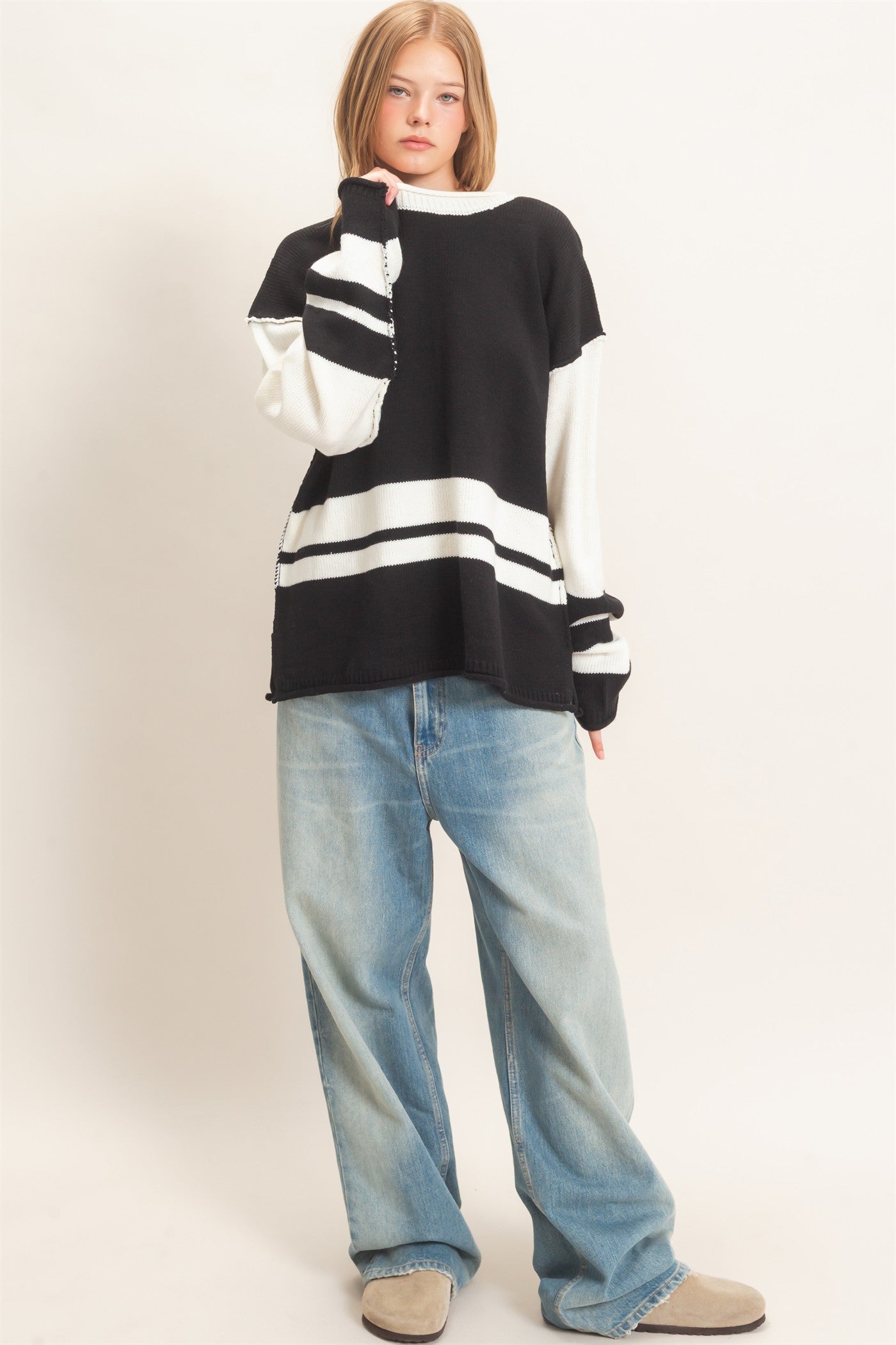 Wholesale Striped Crew Neck Sweater Sweaters HF26E793 BLACK HYFVE
