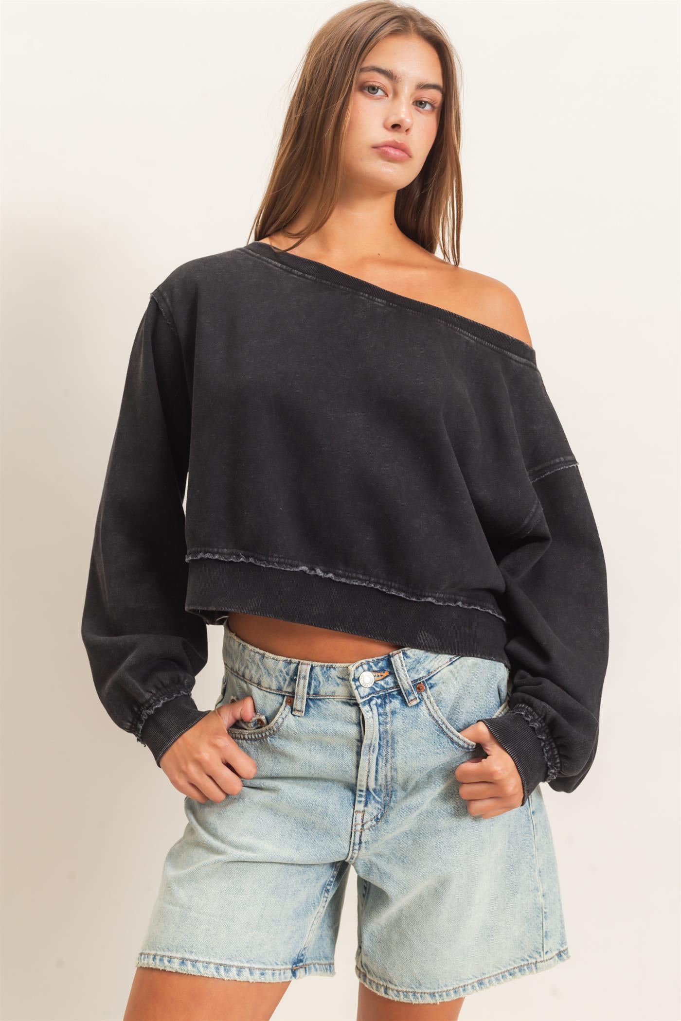 Wholesale Raw Edge Acid Wash Off The Shoulder Sweatshirt Sweatshirts DZ26F013 BLACK DOUBLE ZERO