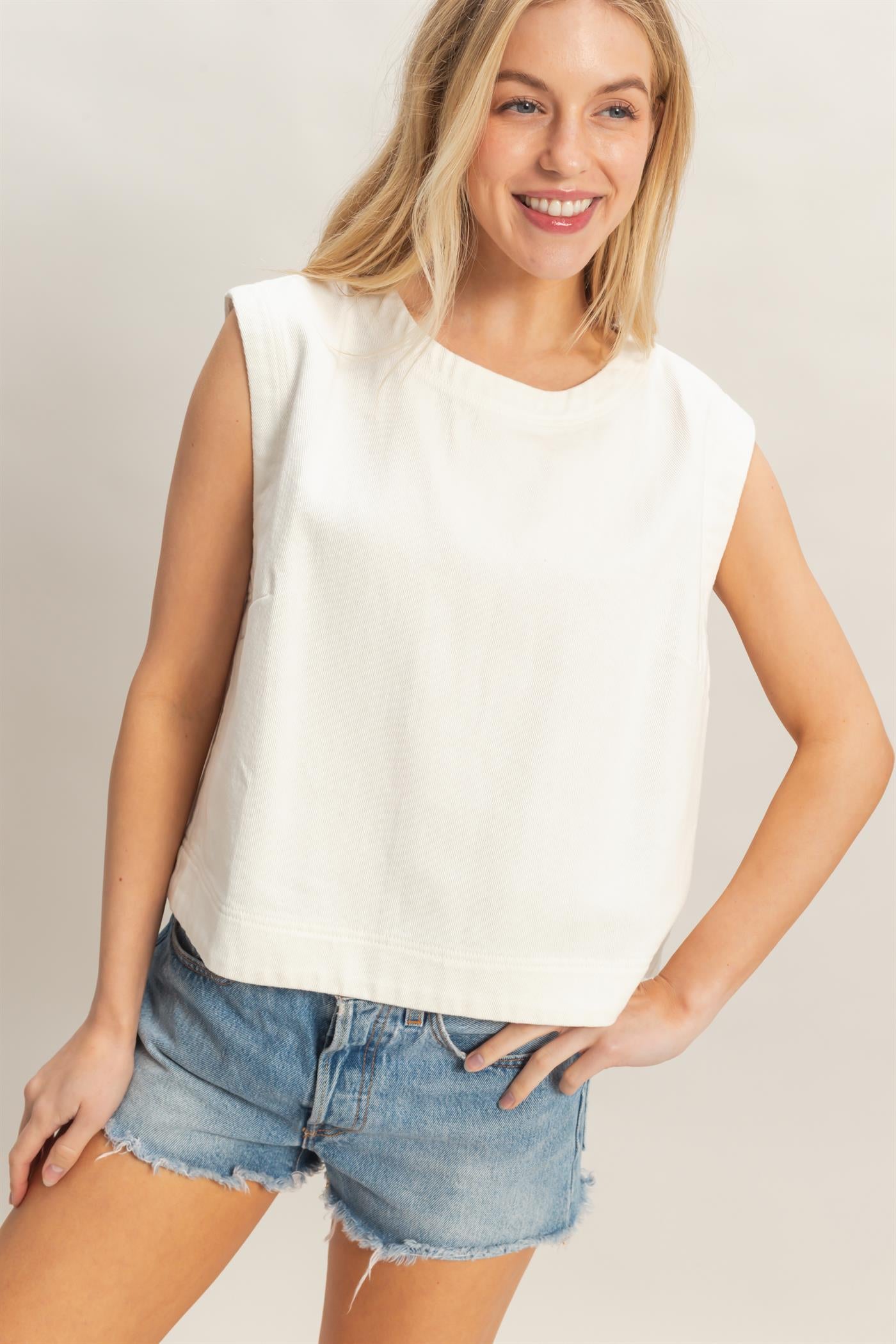 Wholesale Sleeveless Denim Top Clothing Tops HF26C107 WHITE DENIM HYFVE