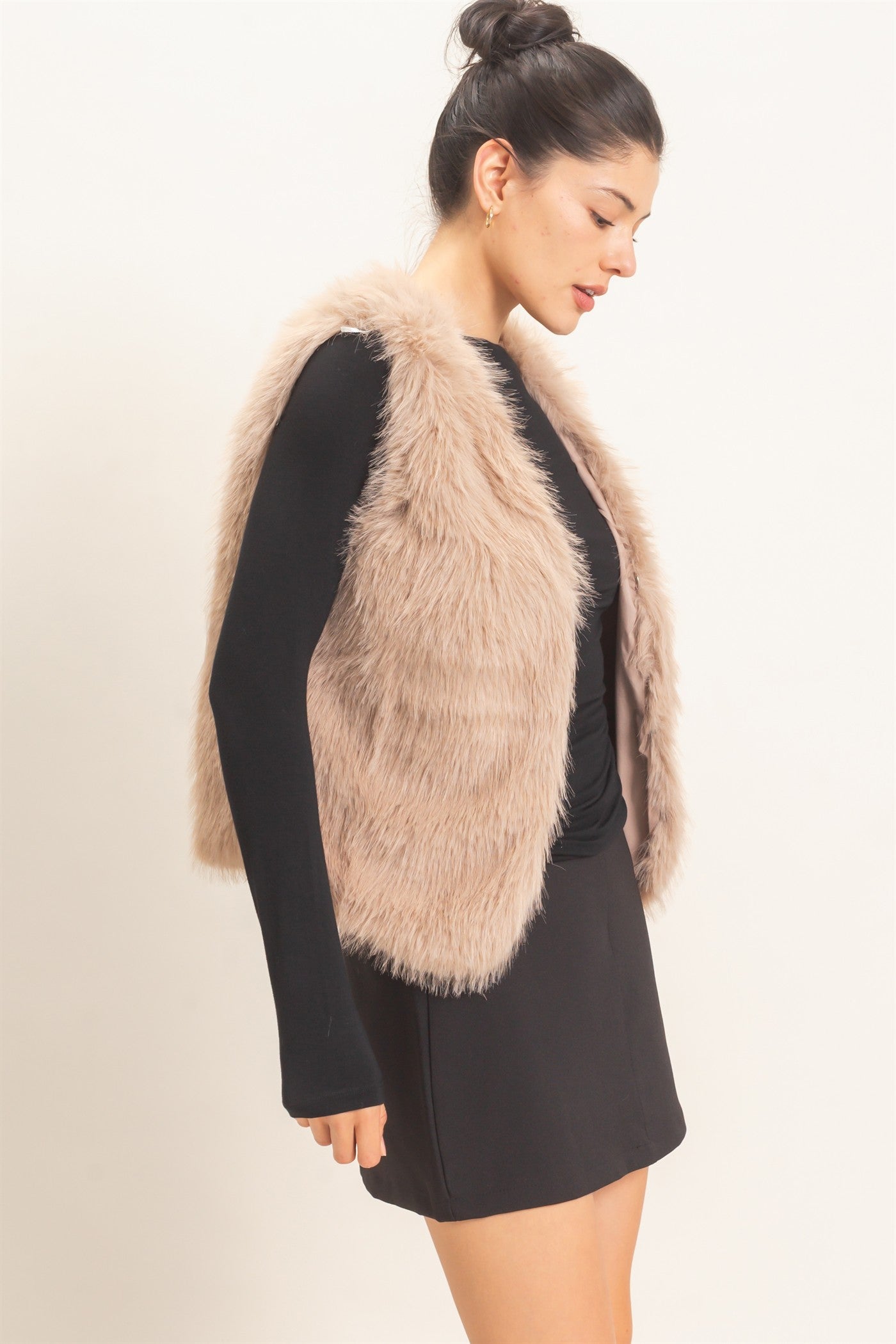 Wholesale Open-Front Faux Fur Vest Vests HF26F164 TAUPE HYFVE