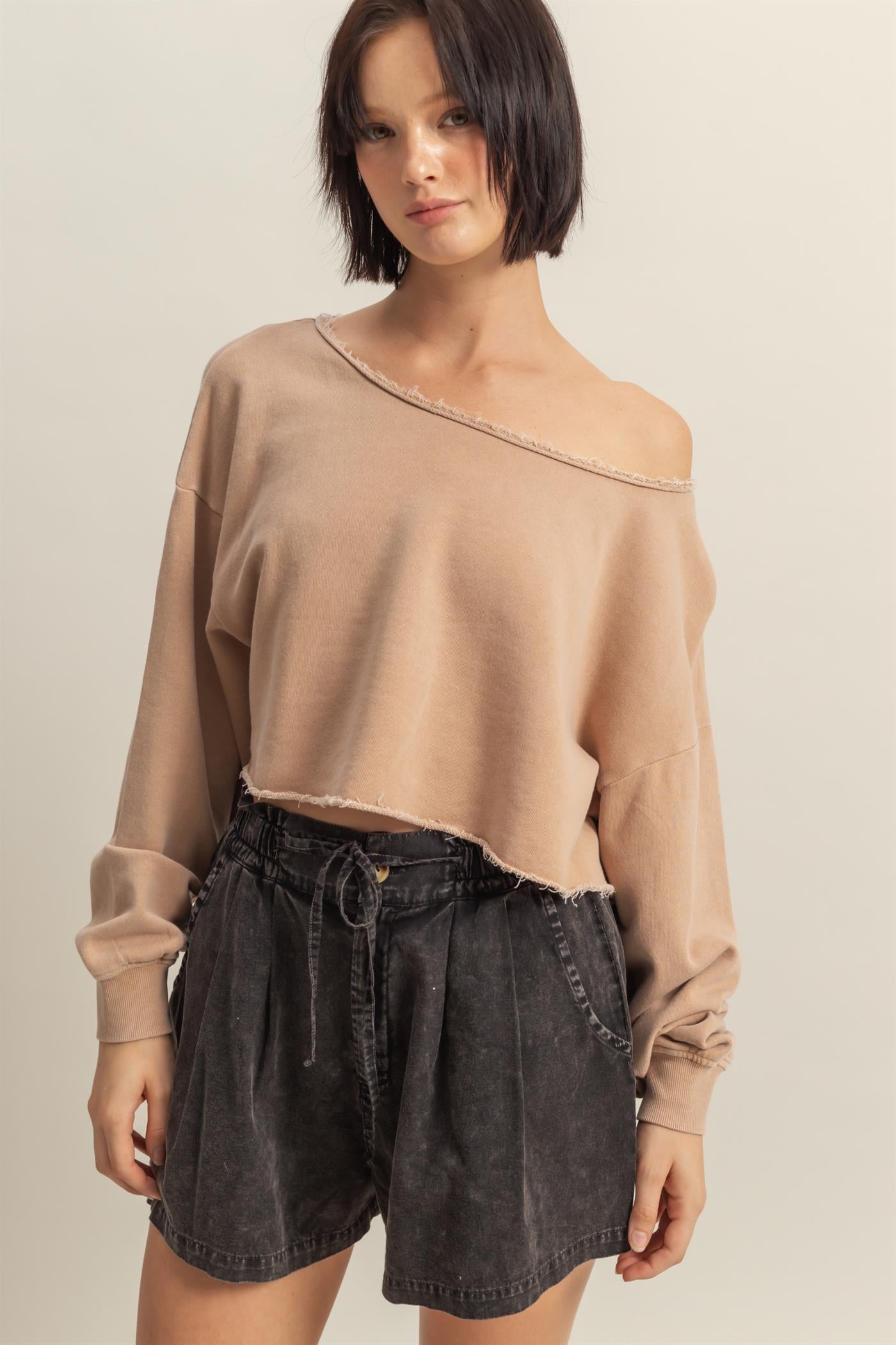 Wholesale Frayed Detail Long Sleeve Crop Top Sweatshirts DZ25A776 DARK TAUPE DOUBLE ZERO