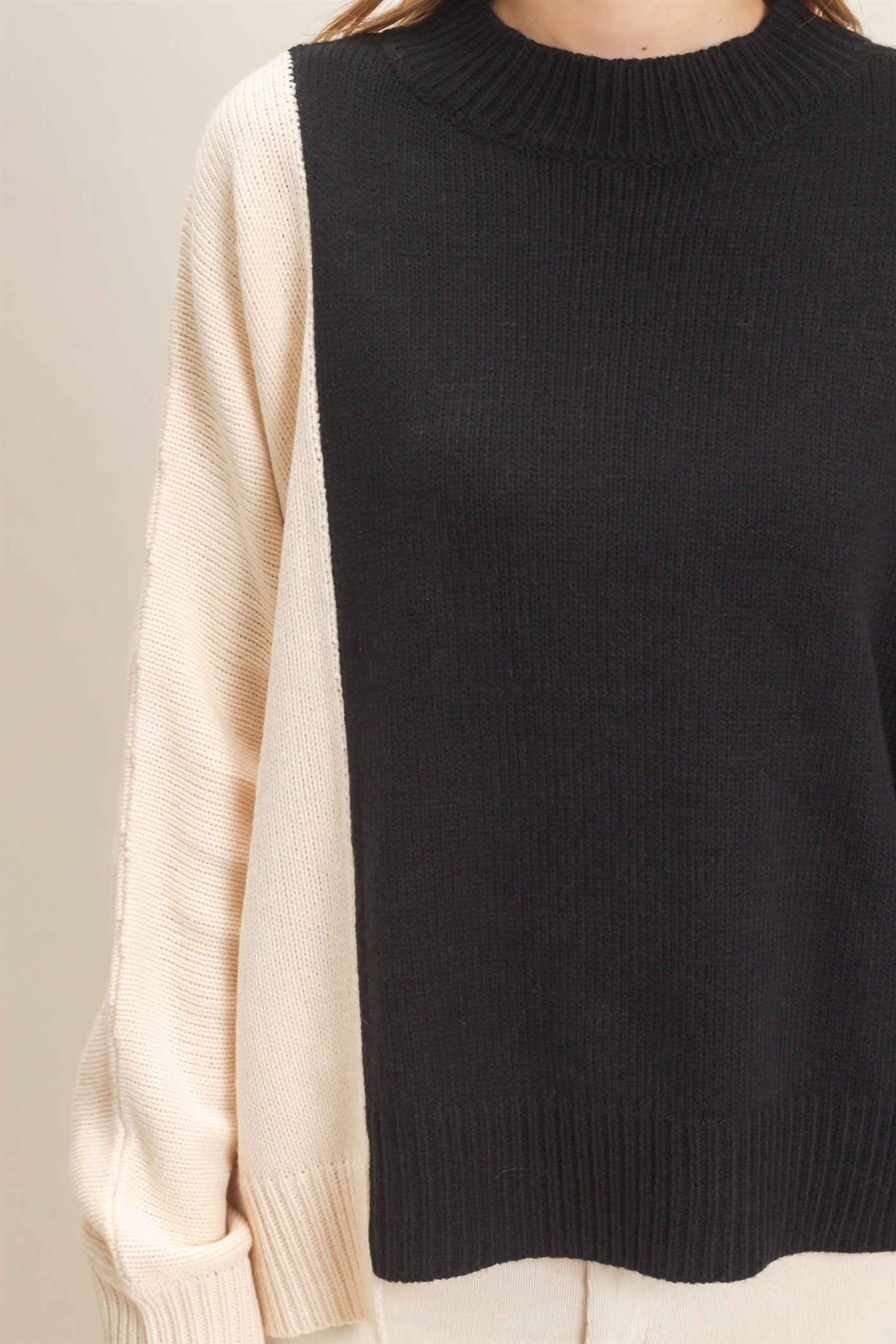 Wholesale Two-Tone Knit Sweater Sweaters HF26F184 BLACK HYFVE