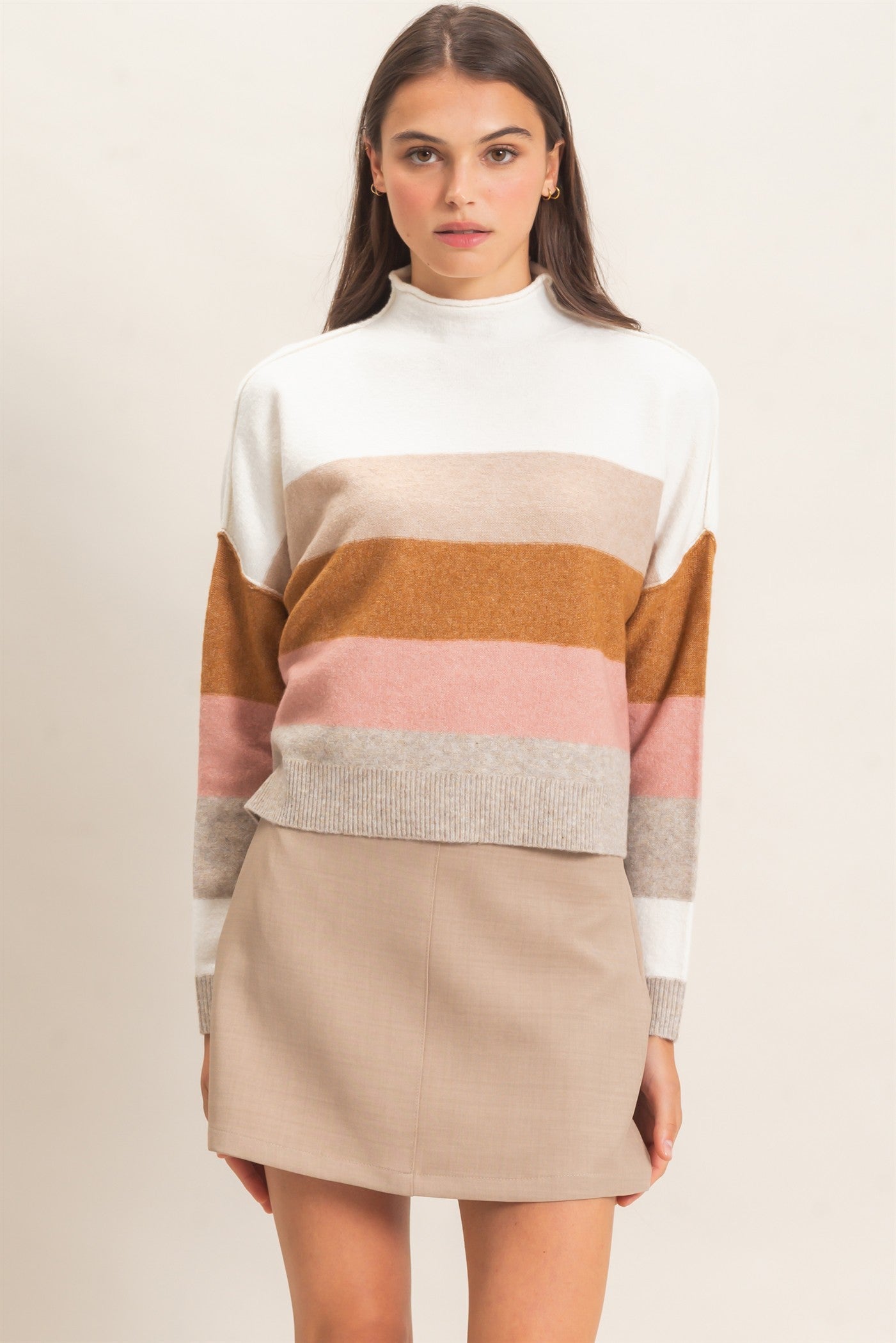 Wholesale Color Block Turtleneck Sweater Sweaters HF26E362 BEIGE COMBO HYFVE