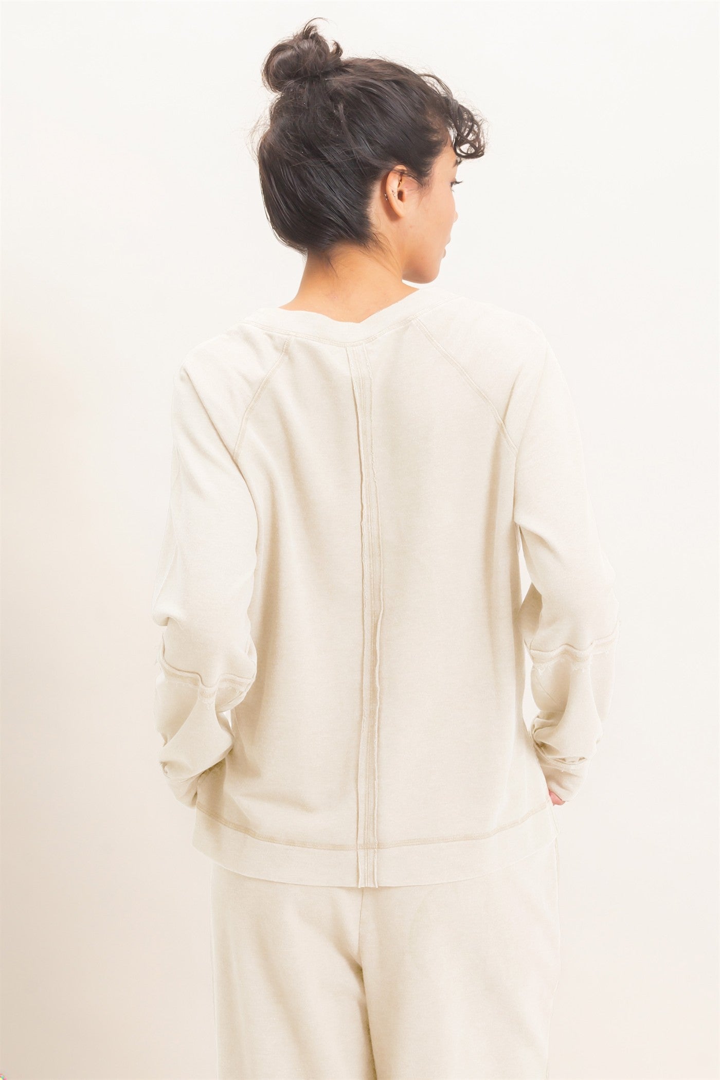 Wholesale Mineral Wash V-Neck Seam Detail Sweatshirt Sweatshirts DZ26F014 ALPACA DOUBLE ZERO