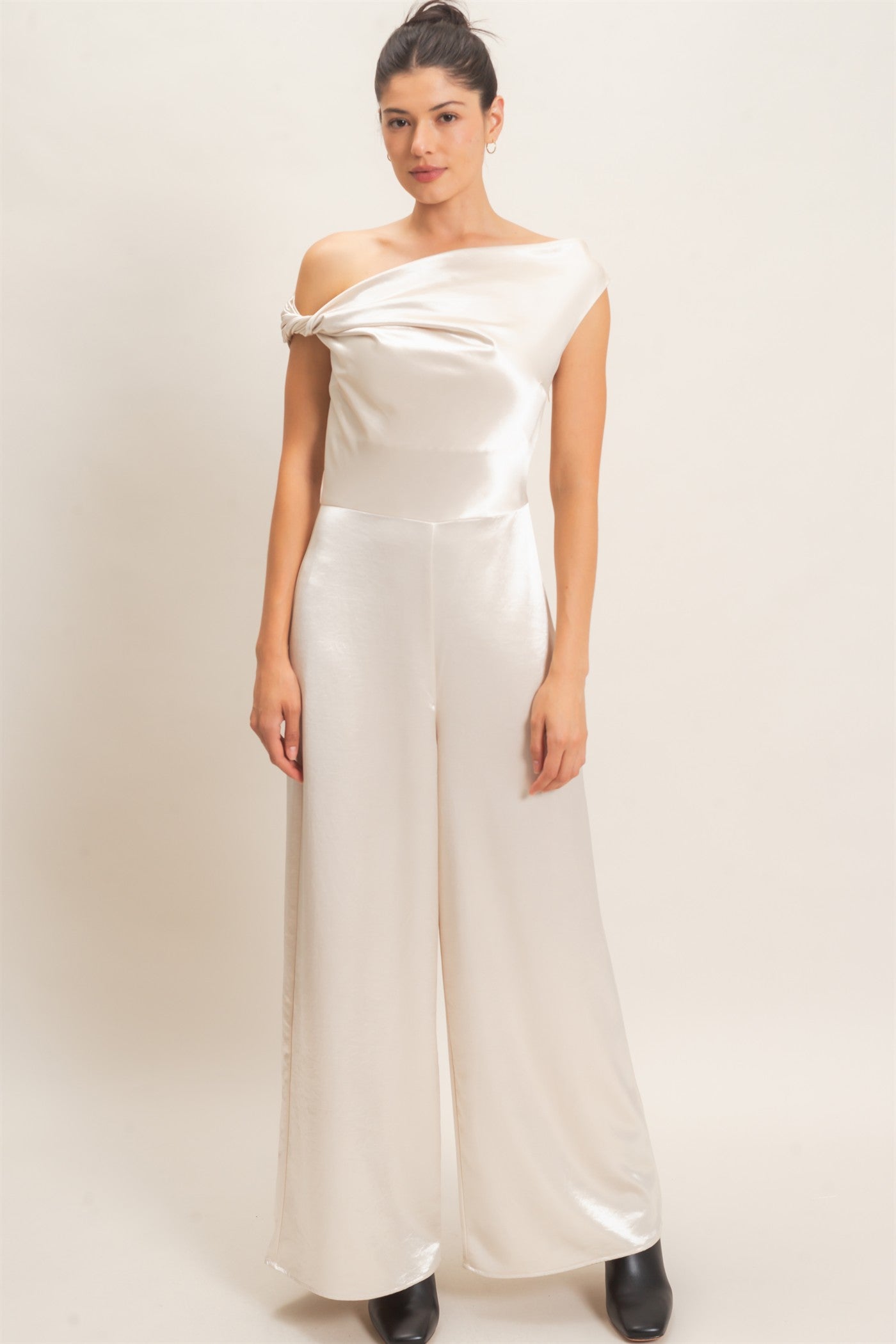 Wholesale Asymmetrical Cowl Neck Wide Leg Jumpsuit Clothing HF26F009 PEARL HYFVE