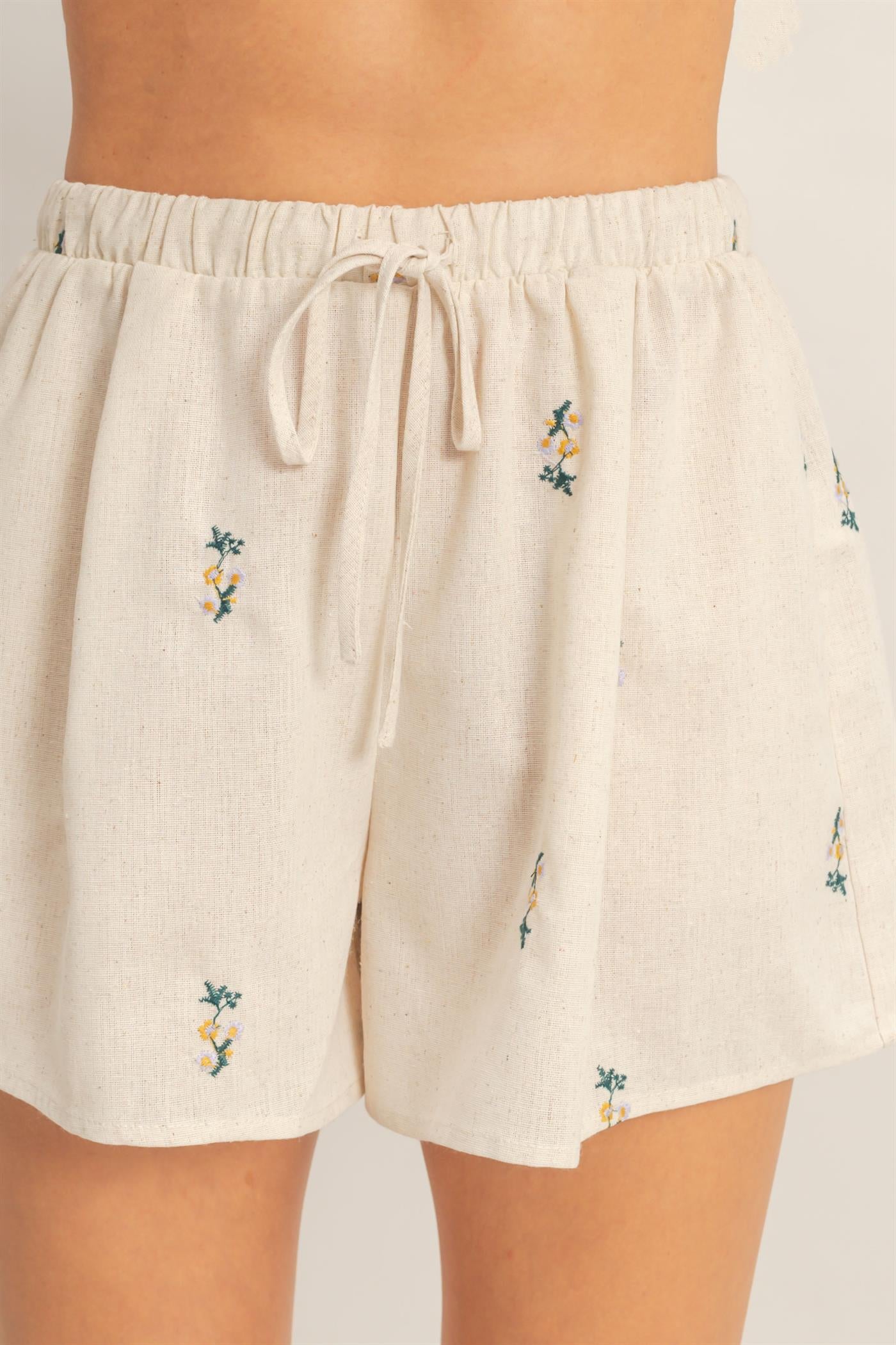 Wholesale Embroidered Drawstring Shorts Shorts HF26A862 OATMEAL/GREEN COMBO HYFVE