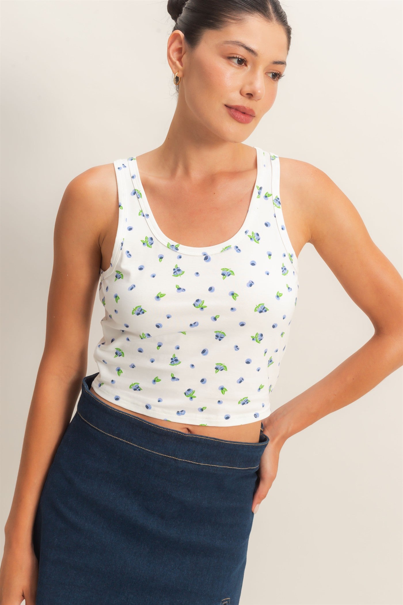 Wholesale Scoop Neck Blueberry Print Tank Tank Tops HF26C785 OFF WHITE HYFVE