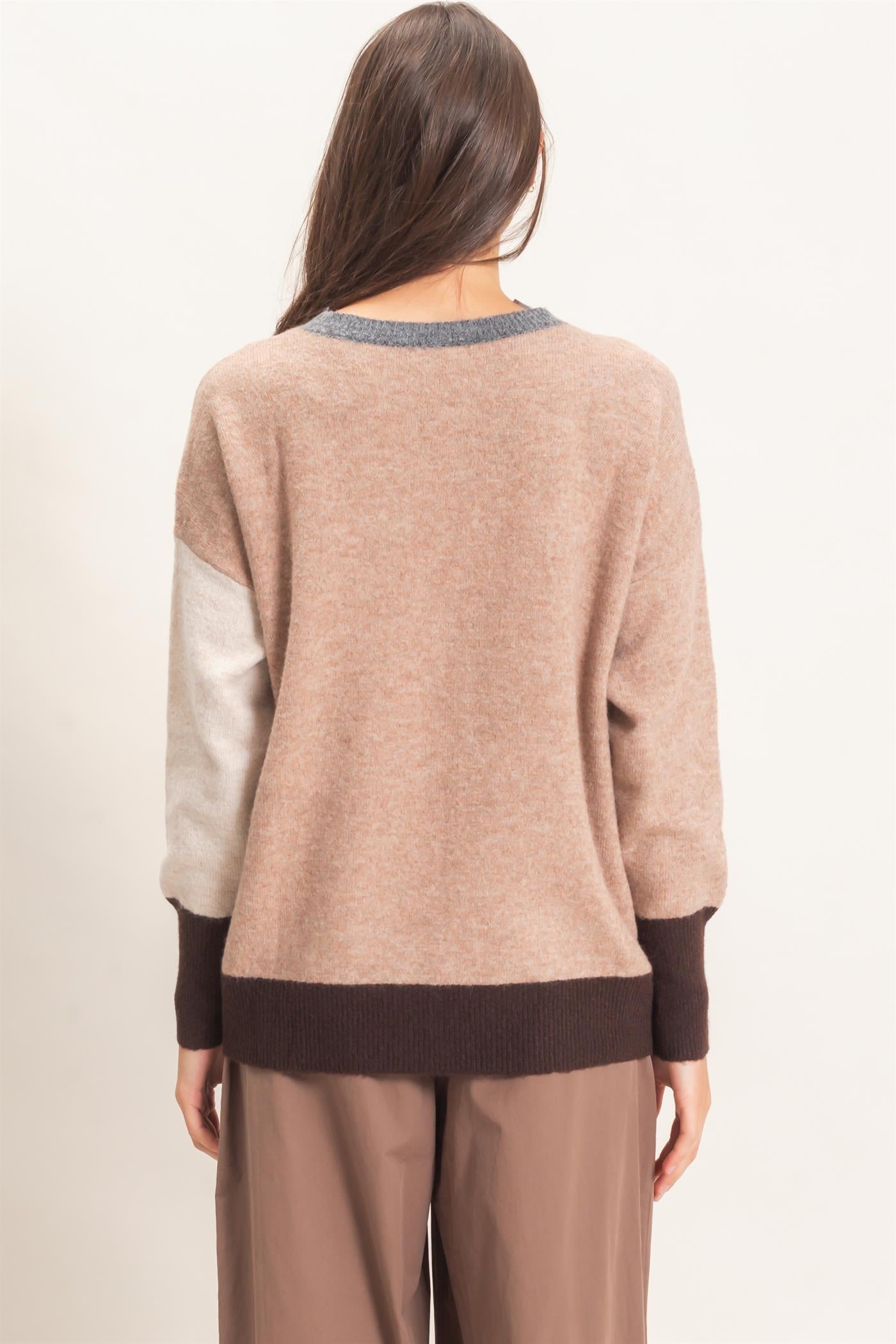 Wholesale Colorblock Crew Neck Sweater Sweaters HF26E151 BROWN HYFVE
