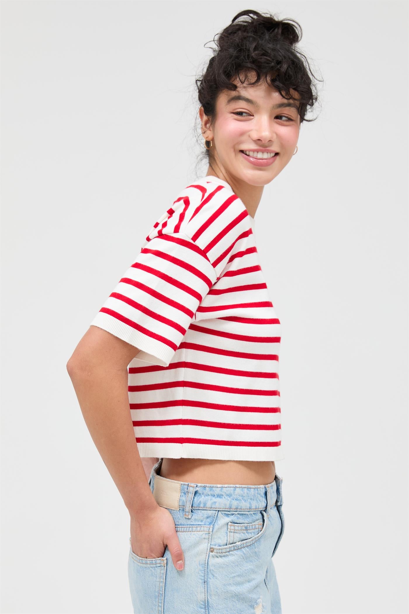Wholesale Round Neck Striped Crop Top Clothing Tops DZ26A051 RED DOUBLE ZERO