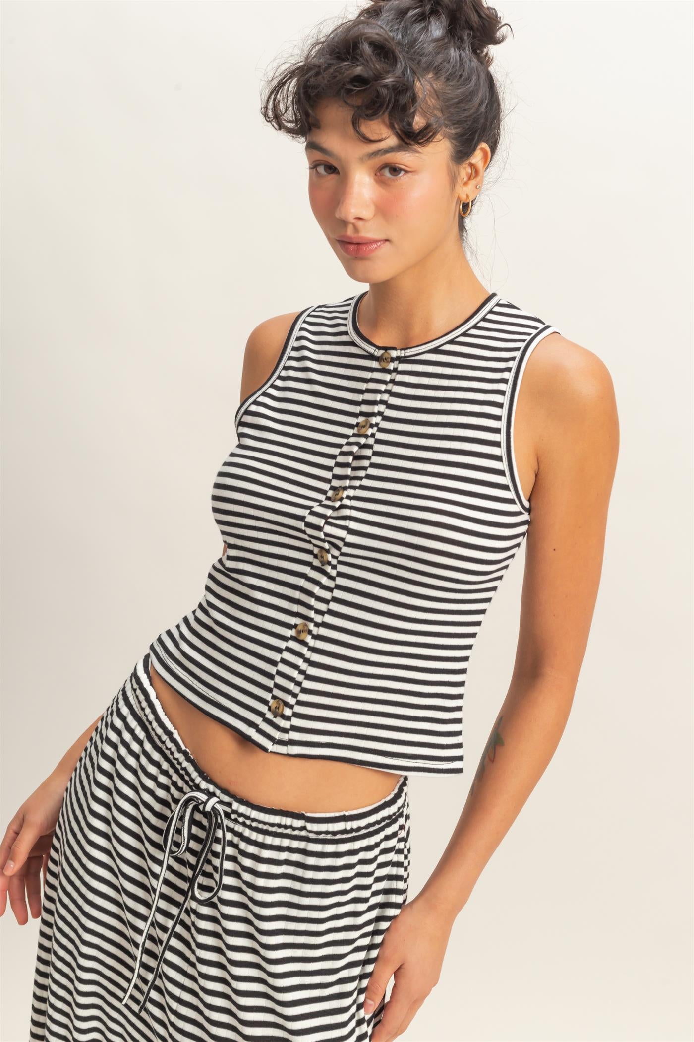 Wholesale Striped Button-Front Crew Neck Sleeveless Top Clothing Tops DZ26C075 BLACK DOUBLE ZERO