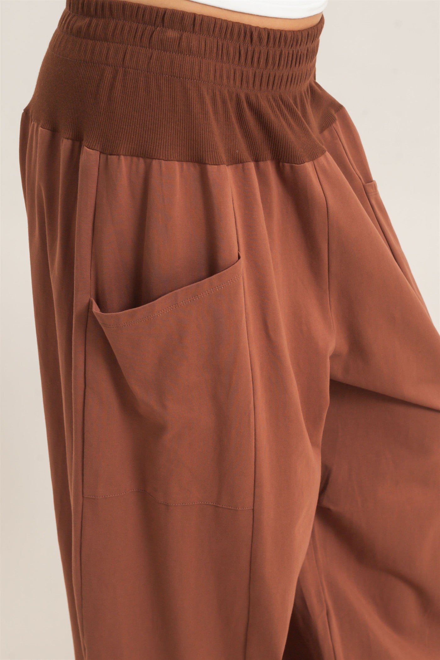 Wholesale Elastic Waistband Jogger Pants Joggers HF26F295 CHOCOLATE HYFVE