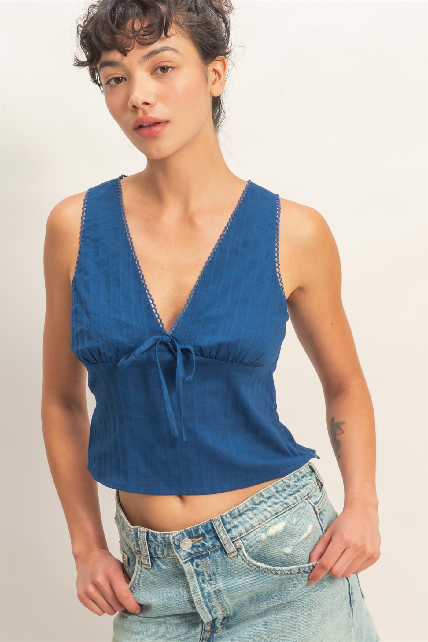 Wholesale Sleeveless Scallop Trim V-Neck Tie-Back Top Clothing Tops DZ26C185 NAVY DOUBLE ZERO