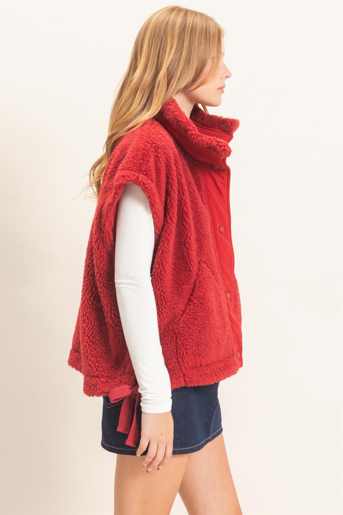 Wholesale Sherpa Vest With Snap Closure Outerwear HF26F131-D BURGUNDY HYFVE