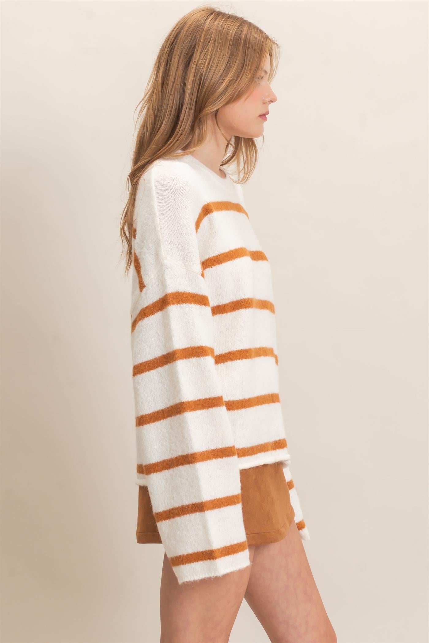 Wholesale Striped Crew Neck Sweater Sweaters HF26E894 CAMEL HYFVE