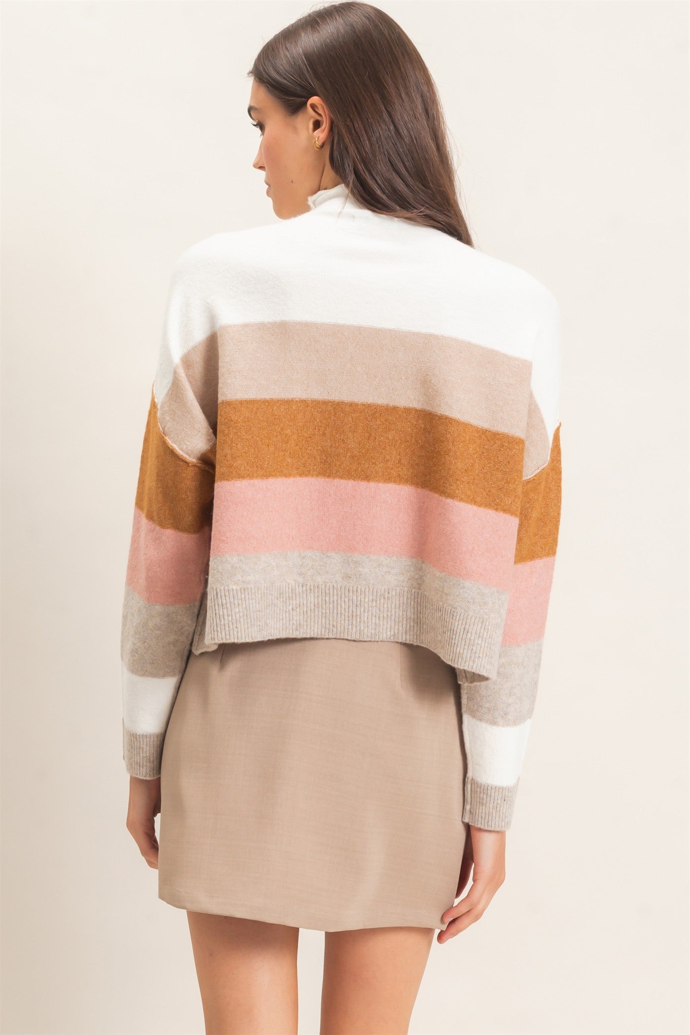 Wholesale Color Block Turtleneck Sweater Sweaters HF26E362 BEIGE COMBO HYFVE