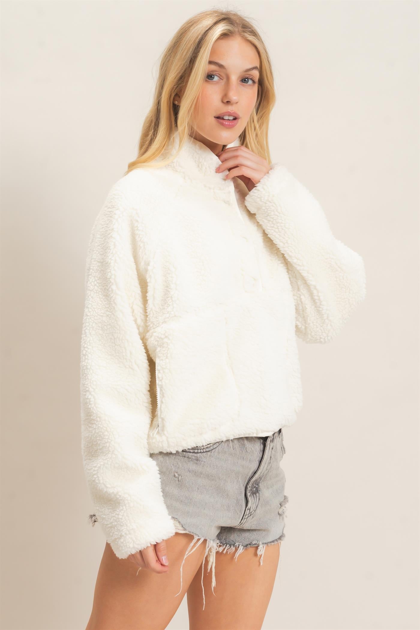 Wholesale Half-Zip Sherpa Jacket Sweatshirts HF26F130-D WHITE HYFVE