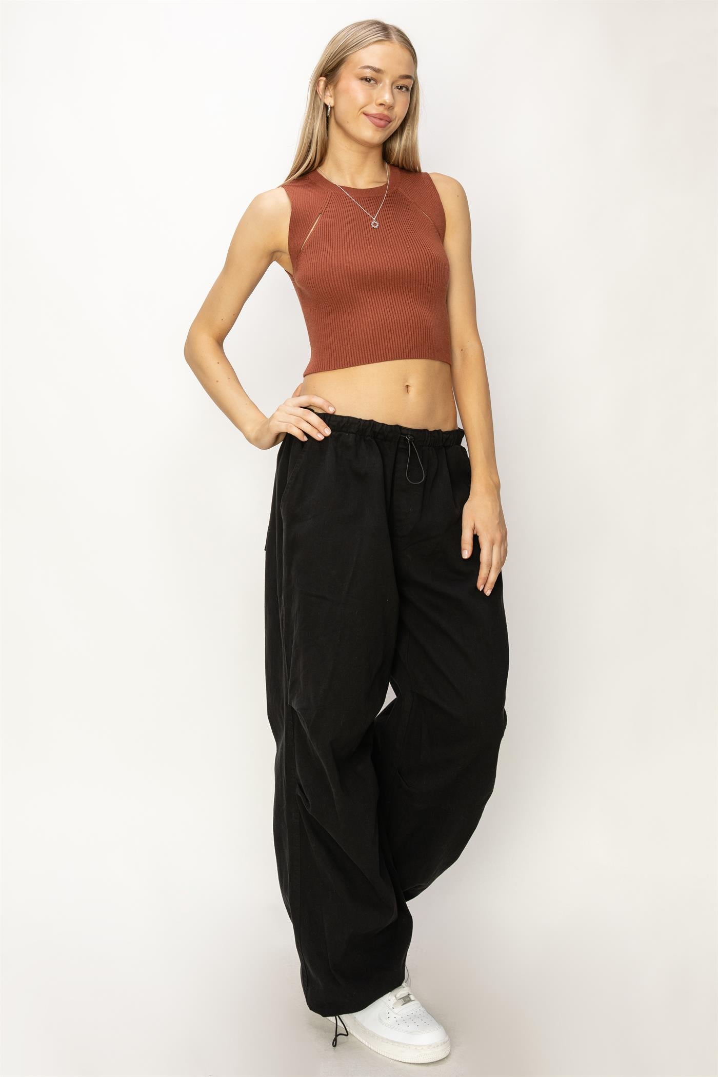 Wholesale Mid Rise Parachute Pants Pants DZ24A518 BLACK DOUBLE ZERO