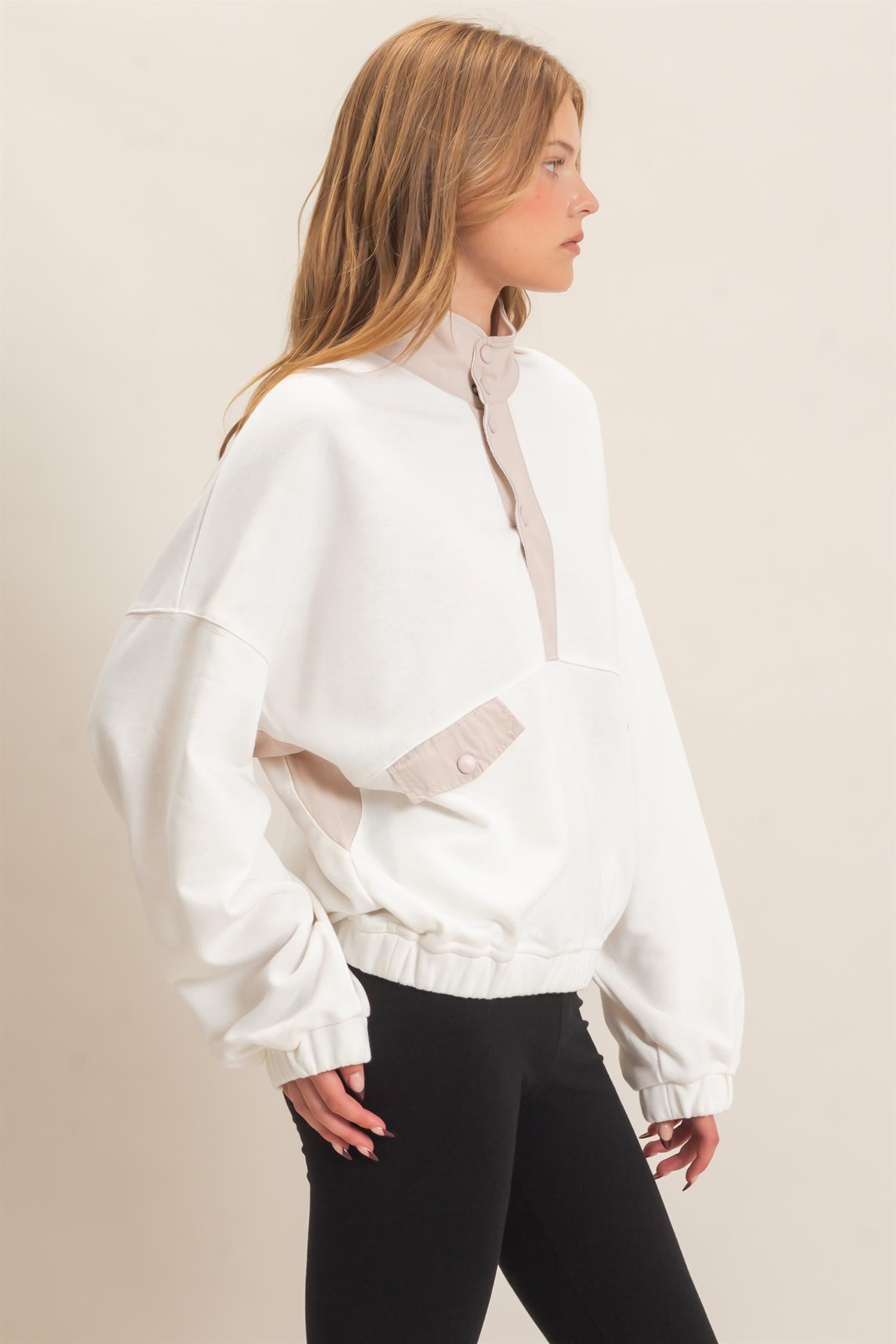 Wholesale Contrast Button-Up Collar Top Clothing Tops HF26C875 OFF WHITE HYFVE