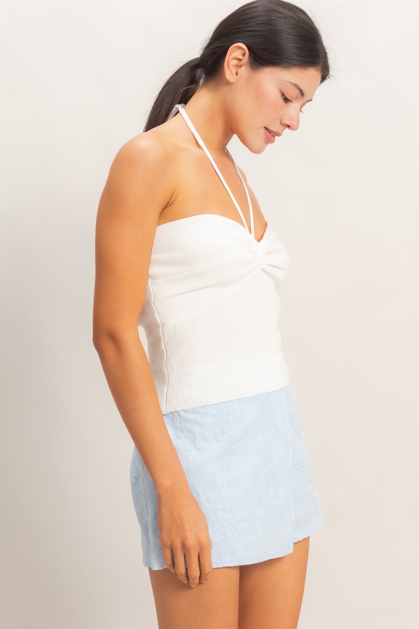 Wholesale Ribbed Halter Top With Twist Clothing Tops HF26A299 OFF WHITE HYFVE