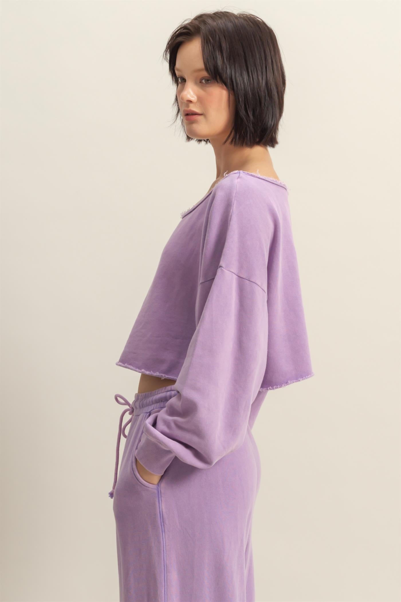 Wholesale Frayed Detail Long Sleeve Crop Top Sweatshirts DZ25A776 WISTERIA DOUBLE ZERO