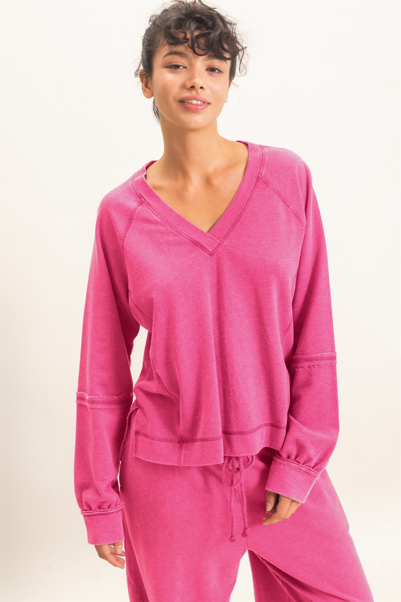 Wholesale Mineral Wash V-Neck Seam Detail Sweatshirt Sweatshirts DZ26F014 FUCHSIA DOUBLE ZERO