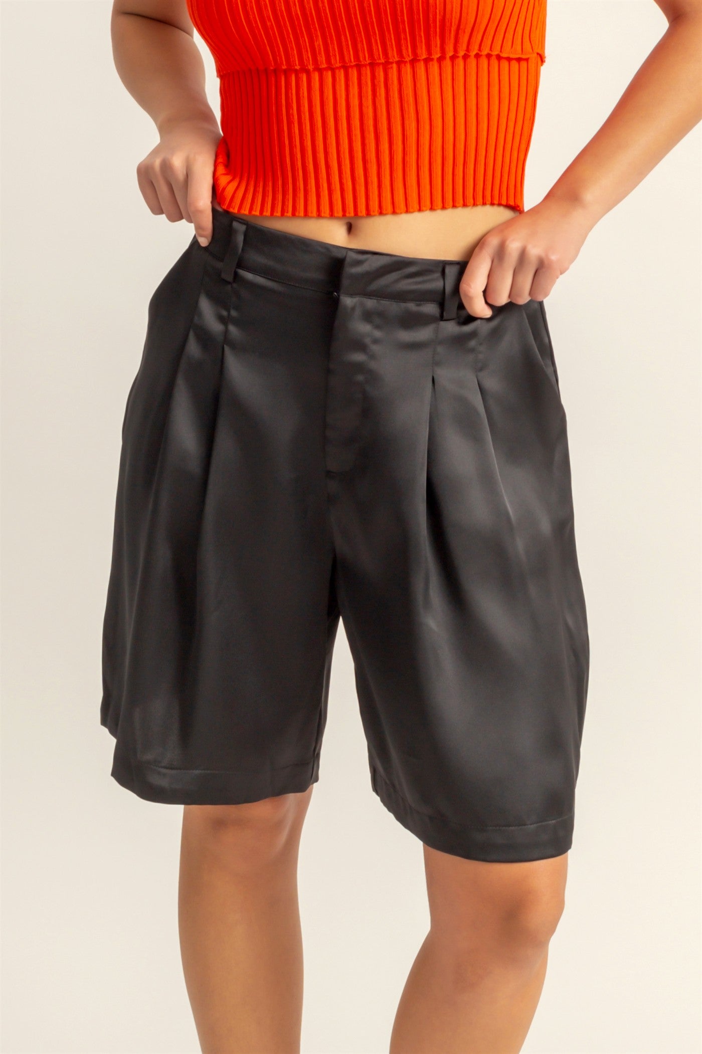 Wholesale High-Waist Pleated Satin Shorts Shorts DZ24E149 BLACK DOUBLE ZERO