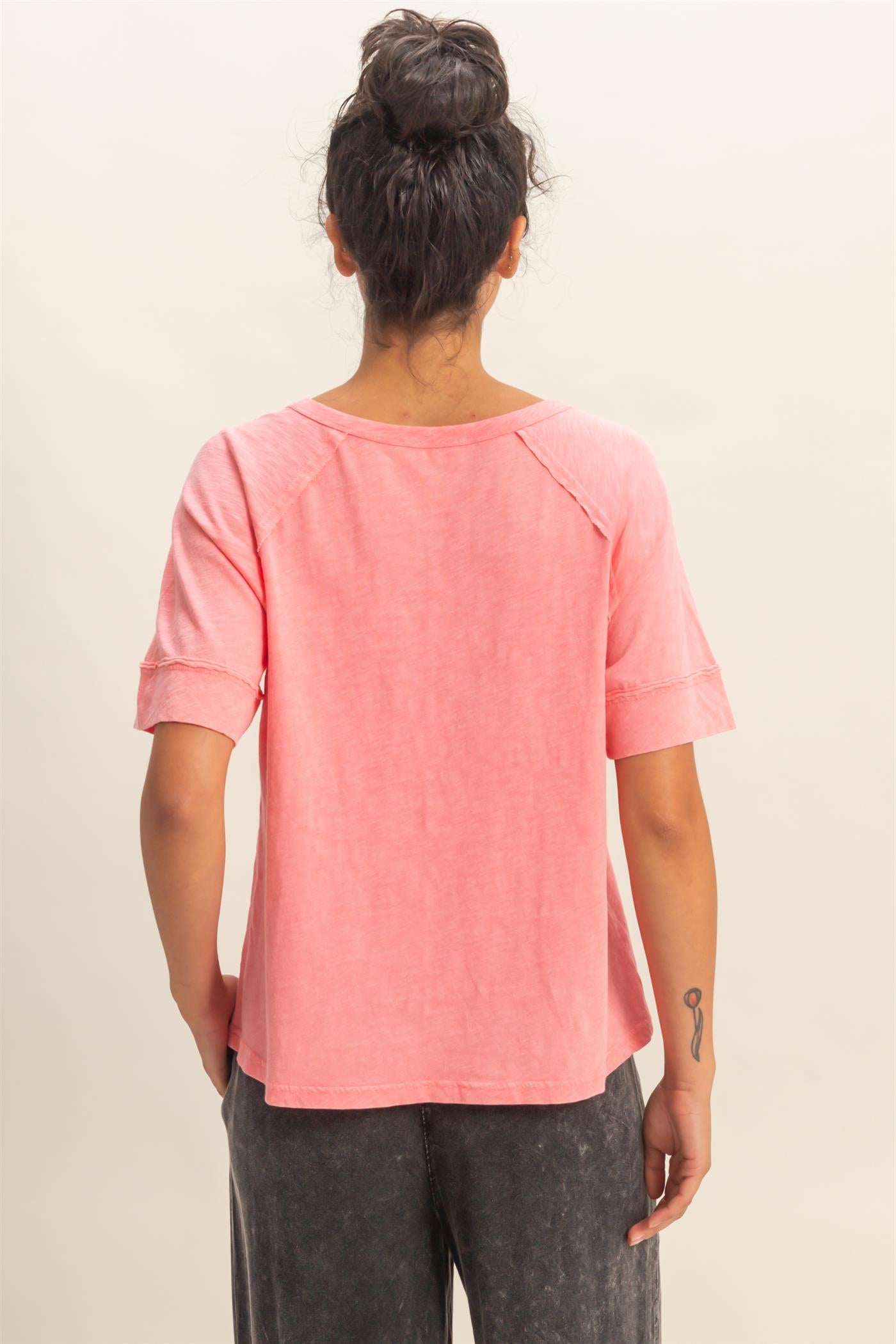 Wholesale Acid Wash Raw Seam Raglan Short Sleeve Tee Clothing Tops DZ26A655 TAFFY PINK HYFVE