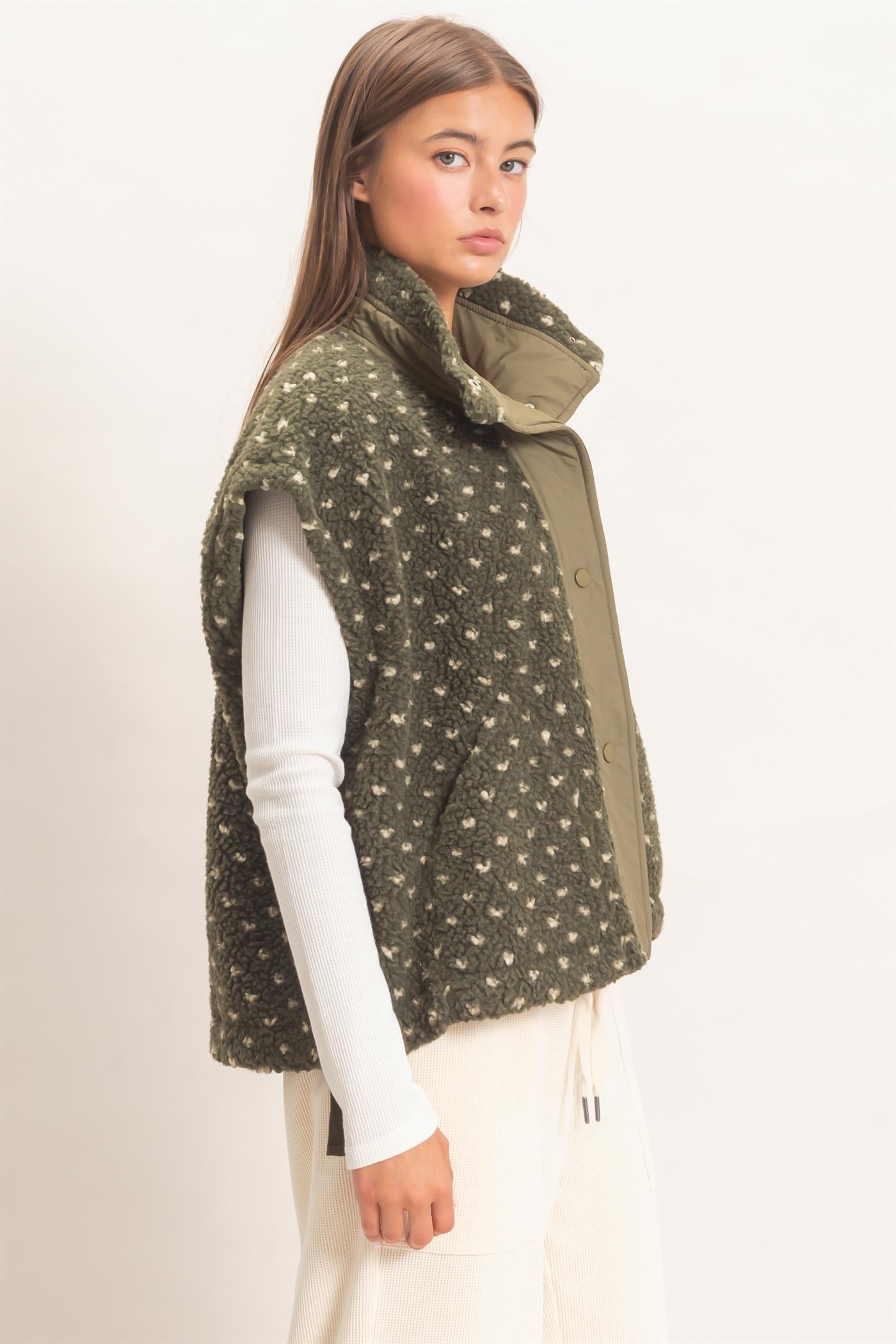 Wholesale Polka Dot Sherpa Vest Outerwear DZ26F260 DARK OLIVE DOUBLE ZERO