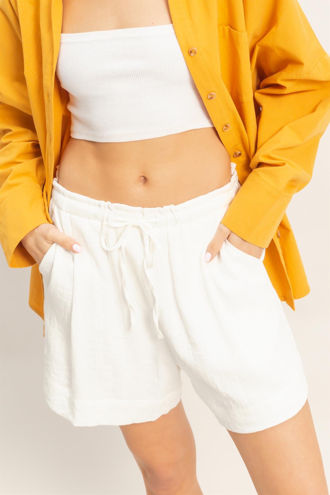 Wholesale Drawstring Pleated Shorts Shorts HF26C139-D WHITE HYFVE