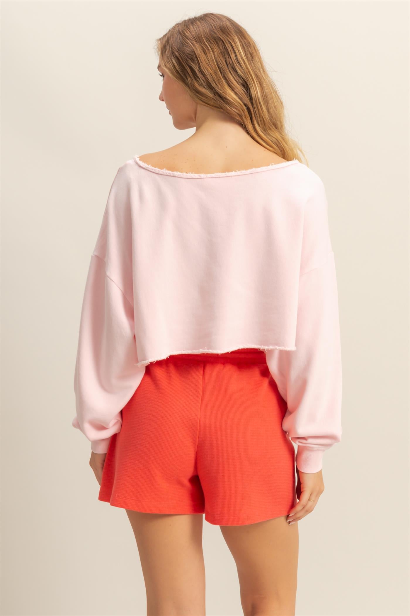 Wholesale Frayed Detail Long Sleeve Crop Top Sweatshirts DZ25A776 SOFT PINK DOUBLE ZERO