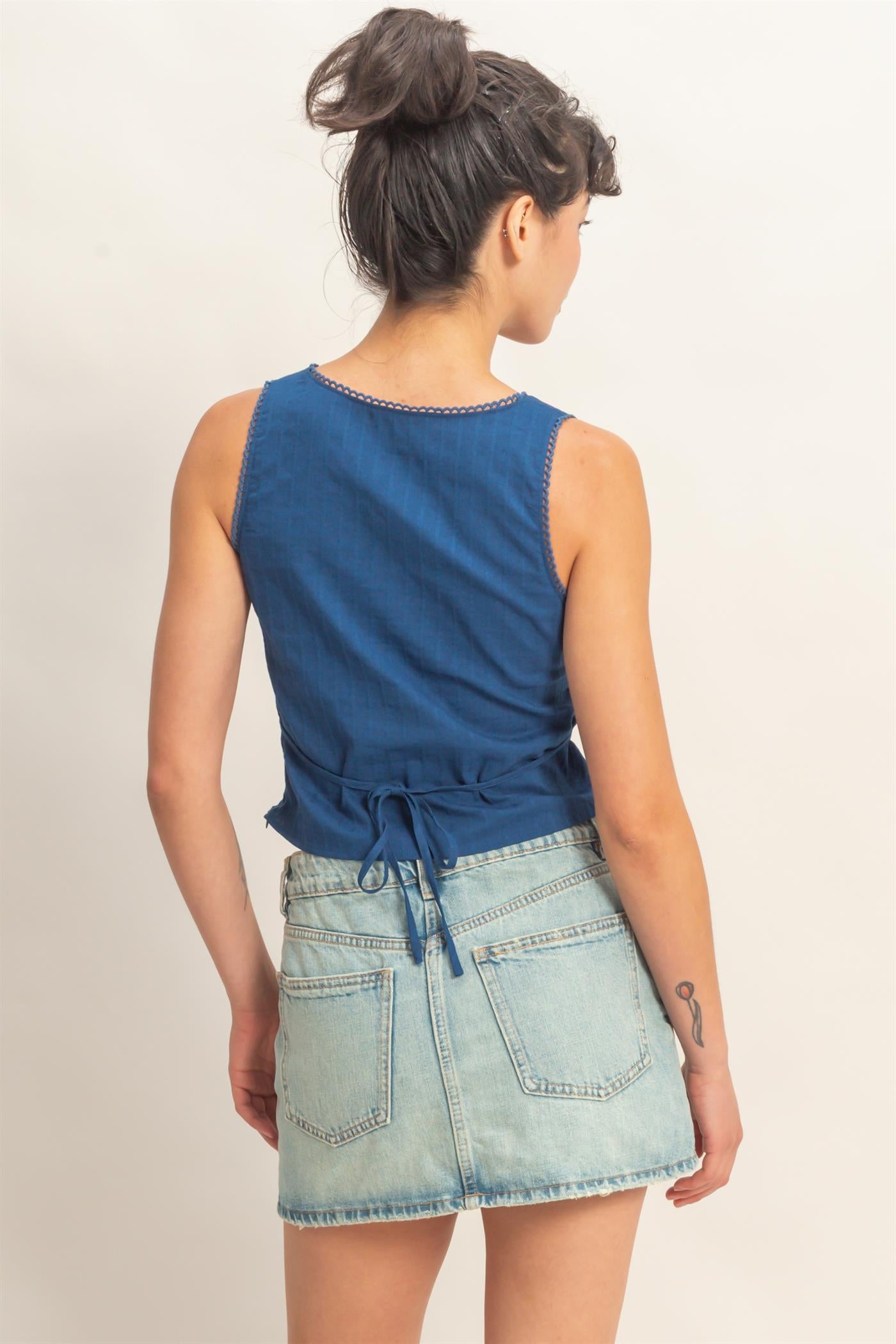 Wholesale Sleeveless Scallop Trim V-Neck Tie-Back Top Clothing Tops DZ26C185 NAVY DOUBLE ZERO