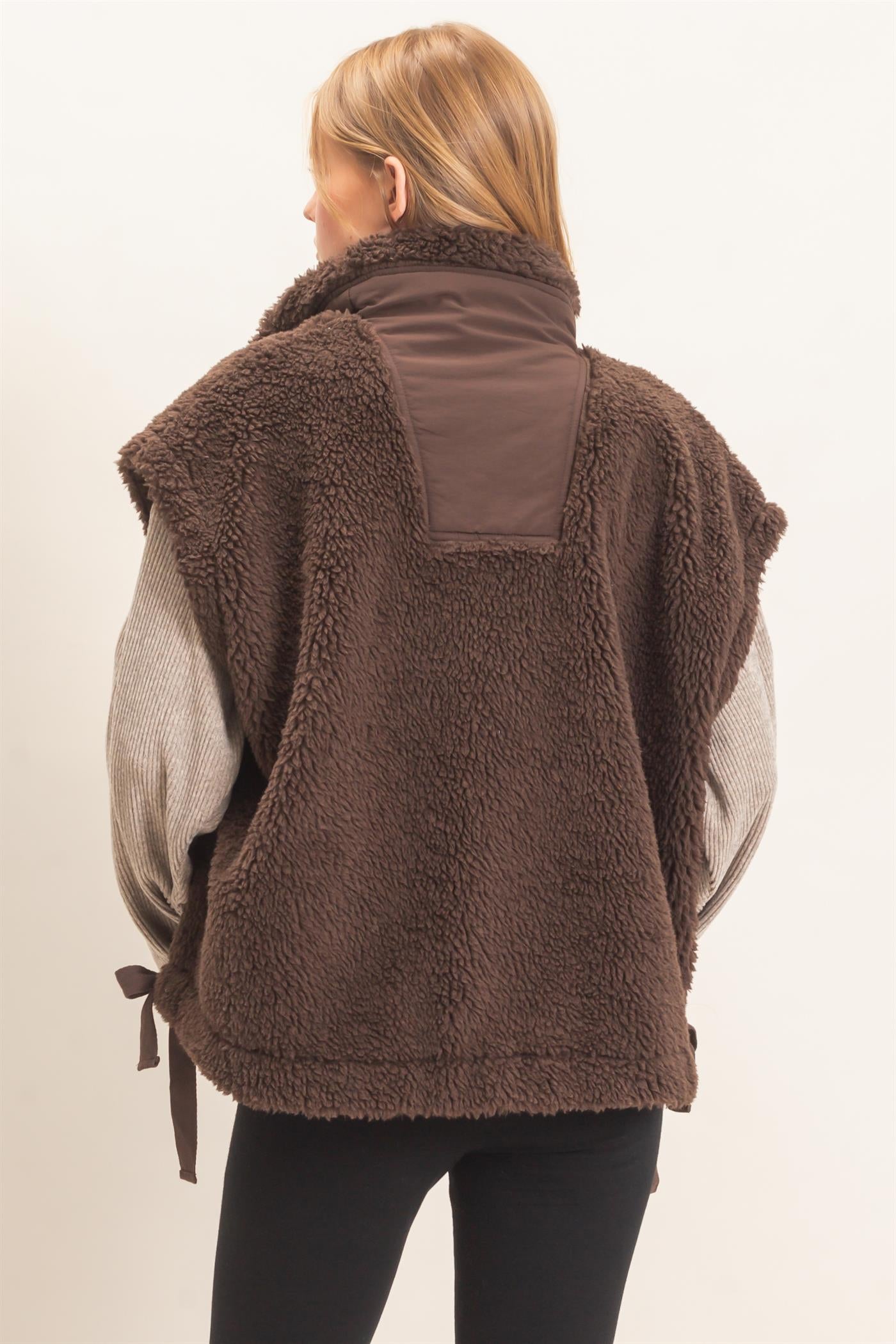 Wholesale Sherpa Vest With Snap Closure Outerwear HF26F131-D BROWN HYFVE