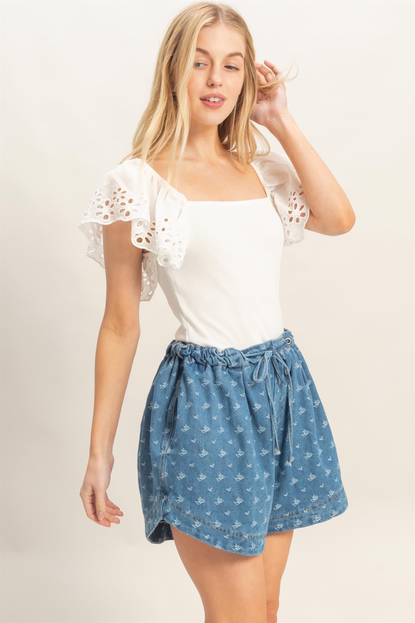 Wholesale Square Neck Eyelet Sleeve Top Clothing Tops HF26A623 WHITE HYFVE