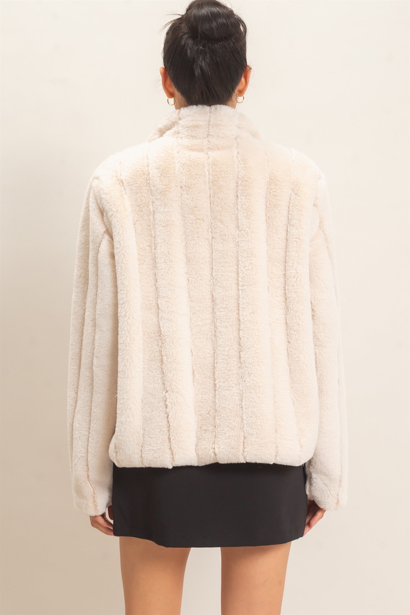Wholesale Faux Fur Jacket Coats & Jackets HF26F203 IVORY HYFVE