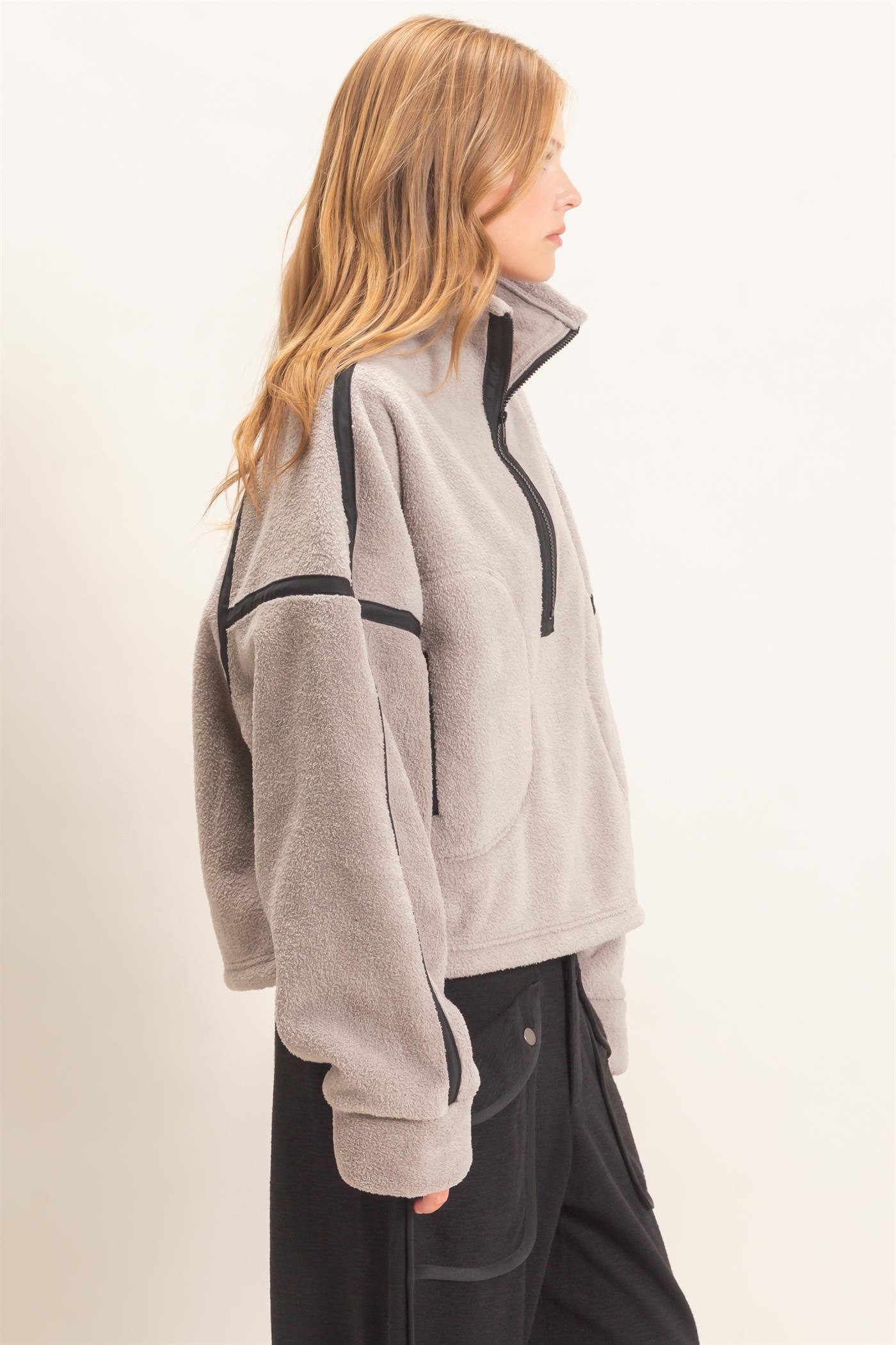 Wholesale Contrast Trim Half-Zip Fleece Pullover Outerwear HF26F206-D GRAY HYFVE