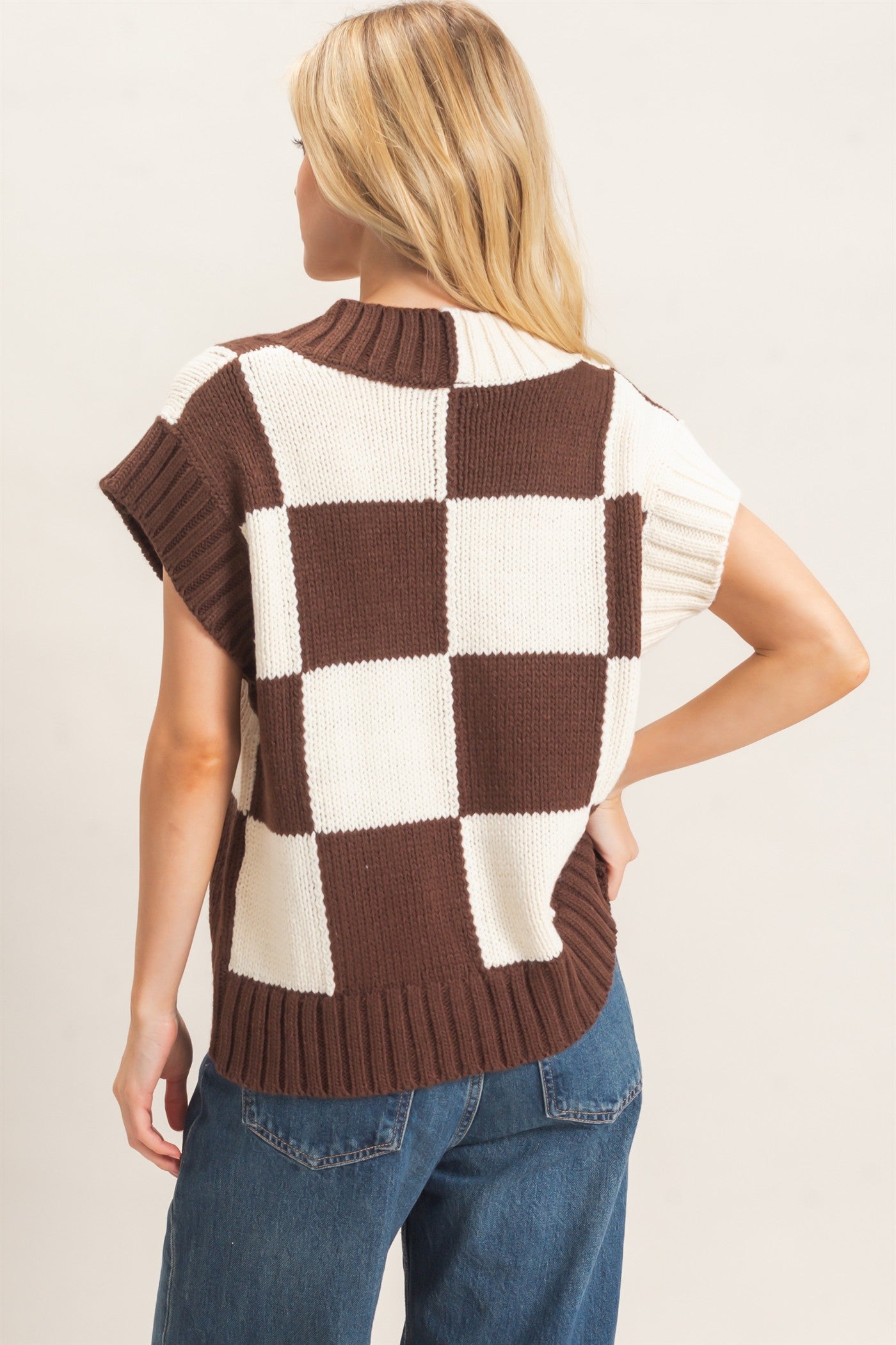 Wholesale Ribbed V-Neck Checkered Sweater Vest Sweaters HF26F180 BROWN HYFVE