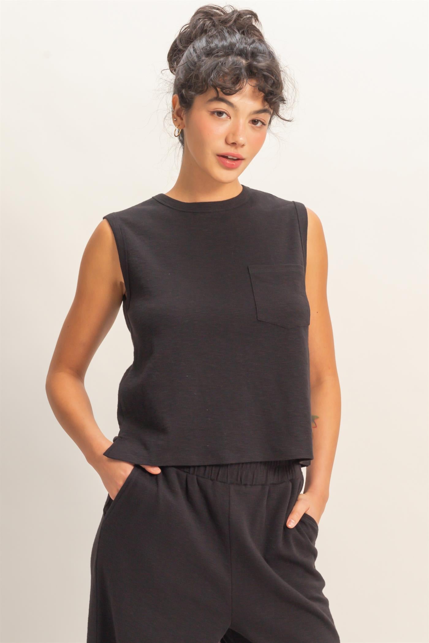 Wholesale Sleeveless Cotton Top With Pocket Clothing Tops DZ26A234 BLACK DOUBLE ZERO